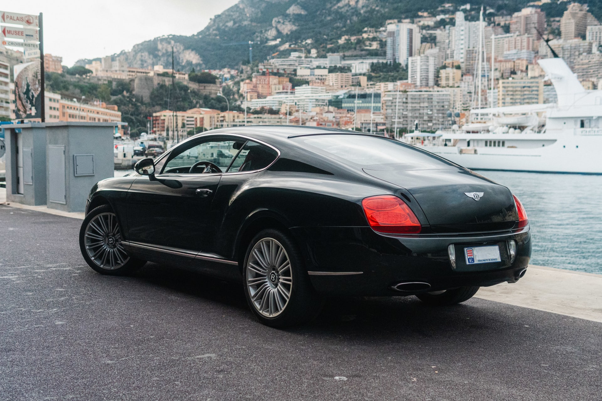 Bentley Continental Gt  