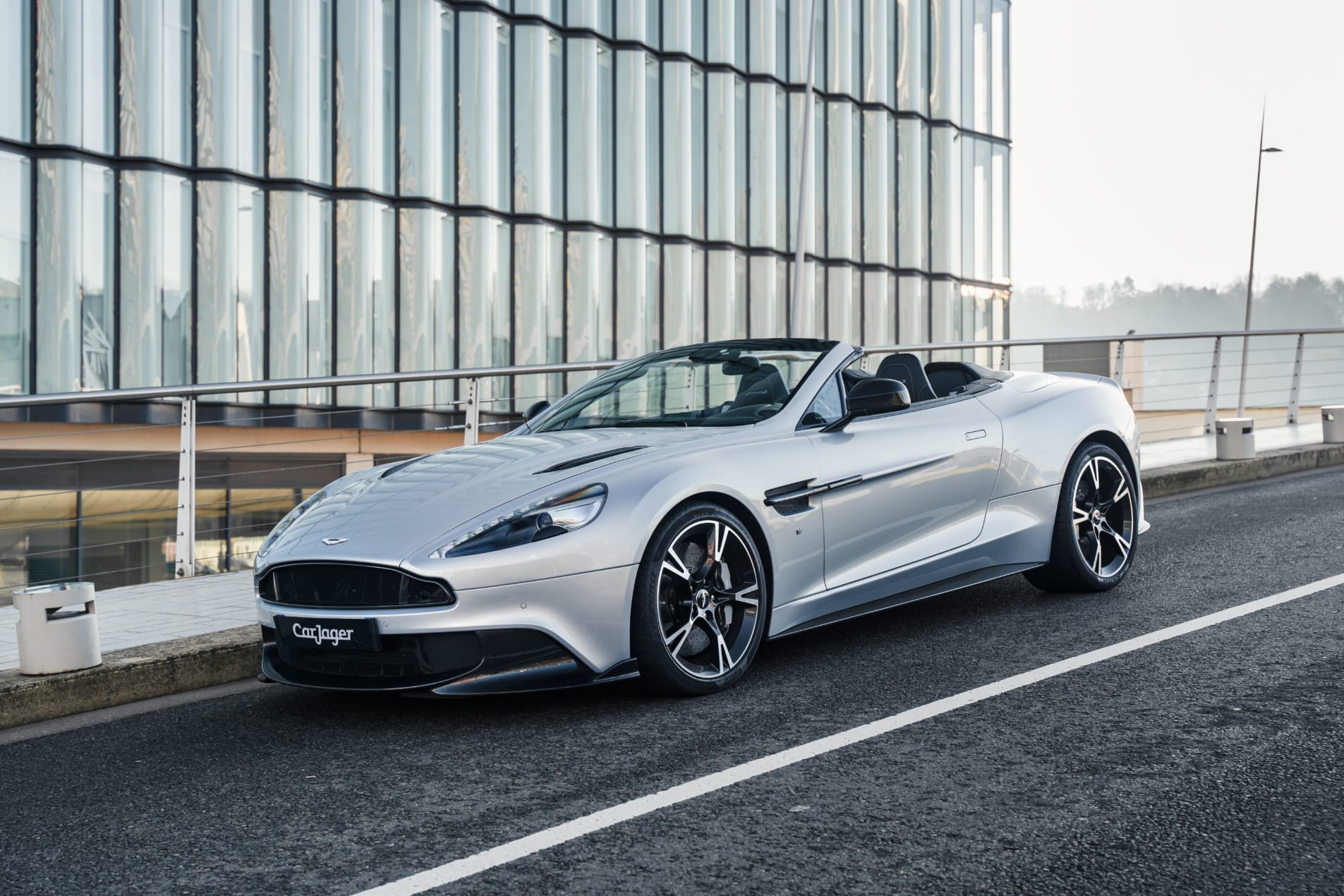 Photo ASTON MARTIN Vanquish s v12 volante 2018