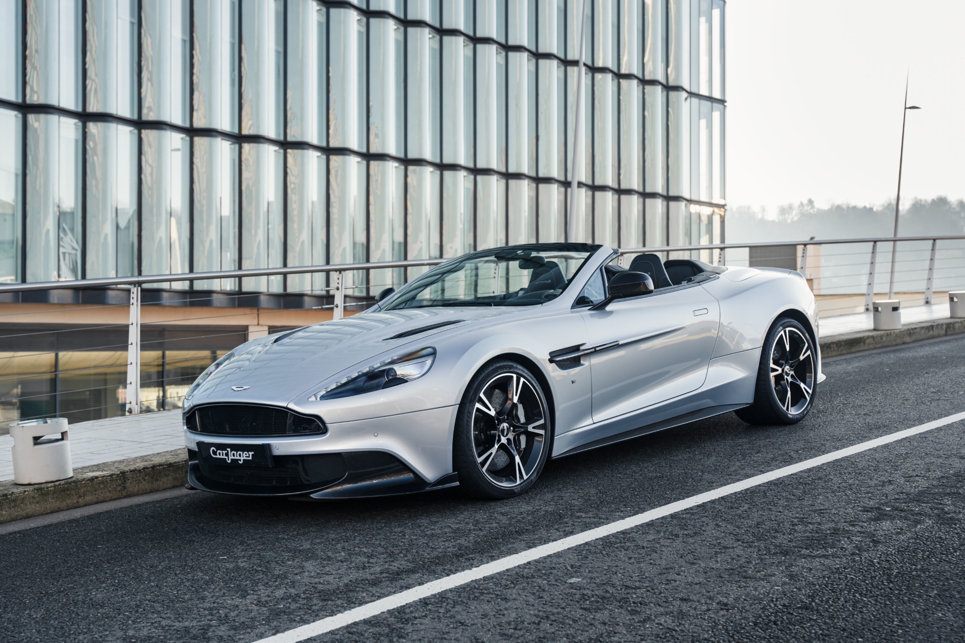 Photo ASTON MARTIN Vanquish s v12 volante 2018