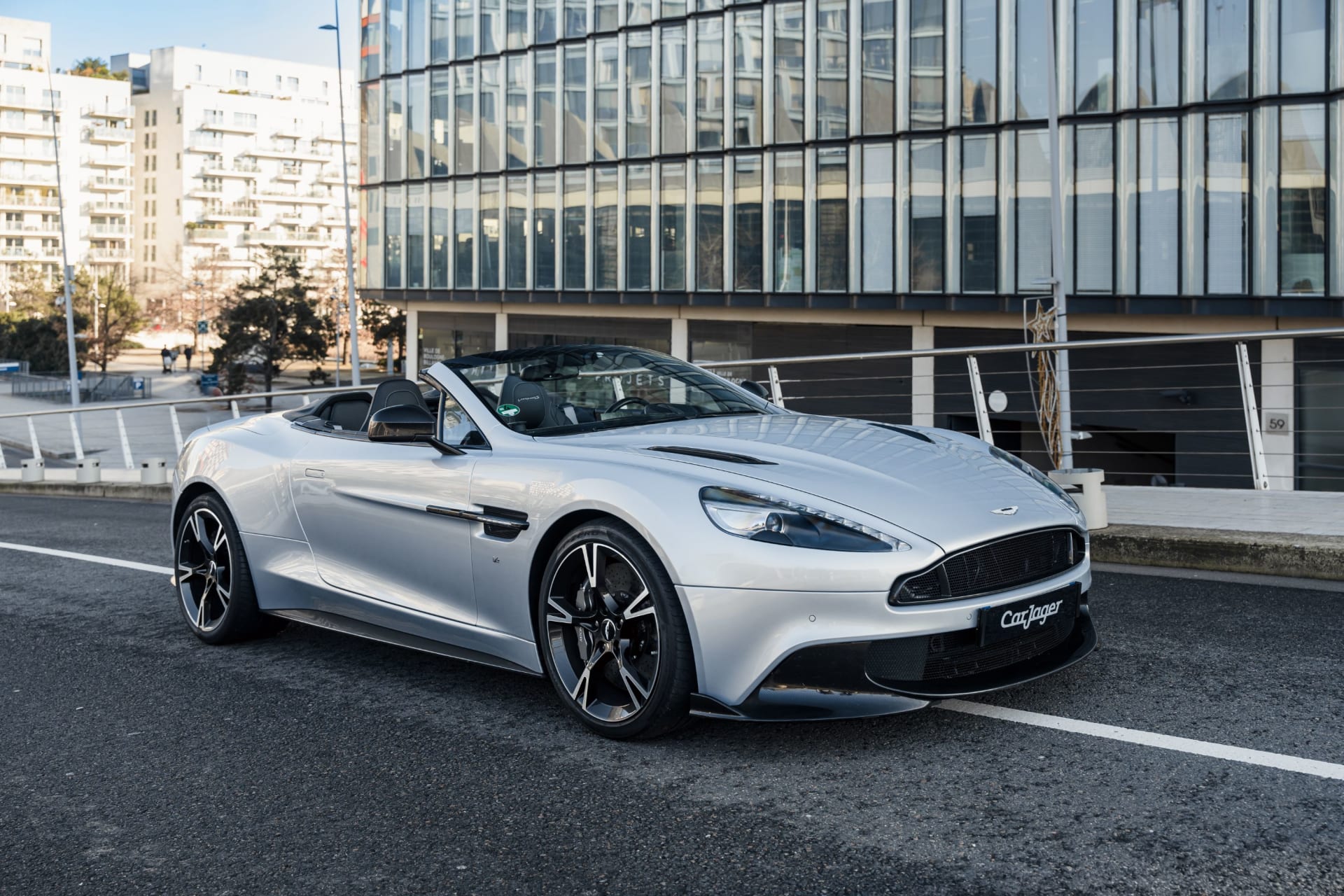 Aston Martin Vanquish  