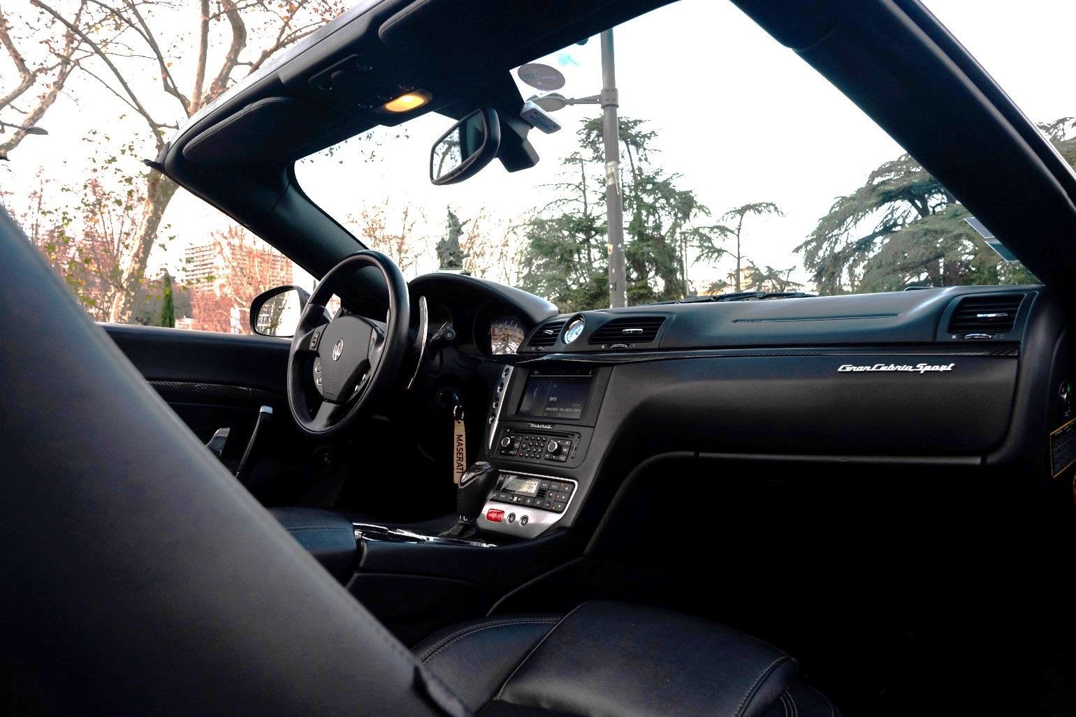 MASERATI Grancabrio Sport 2012 occasion intérieur (1)