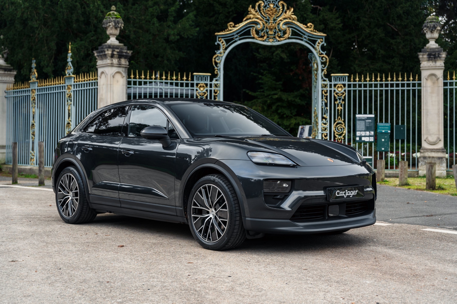 Photo PORSCHE Macan 4 EV 2024