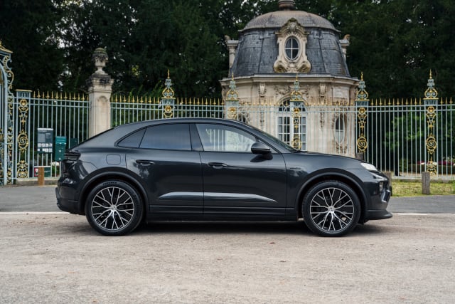 PORSCHE Macan Electric 2024 used