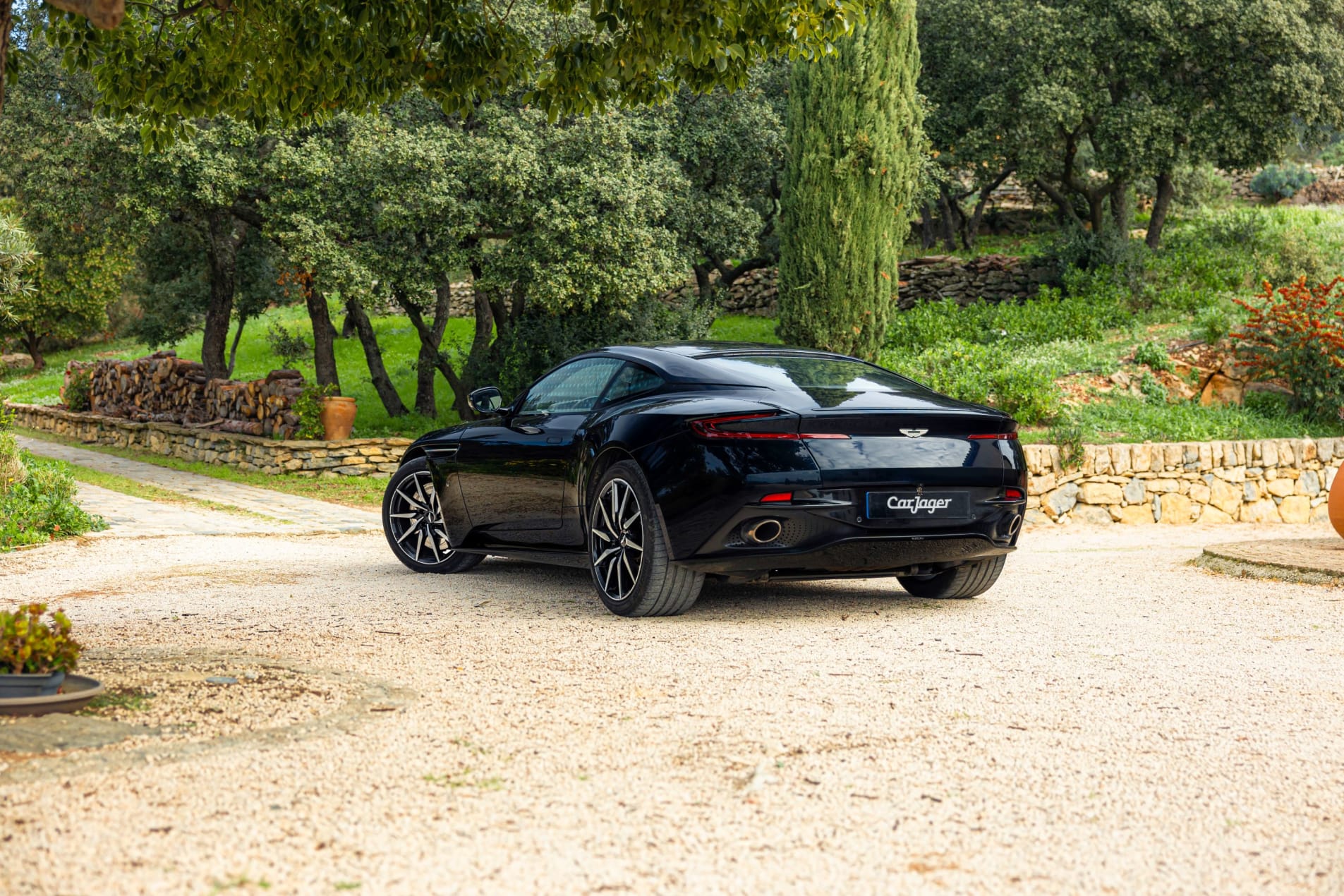 ASTON MARTIN Db11 V12 2017