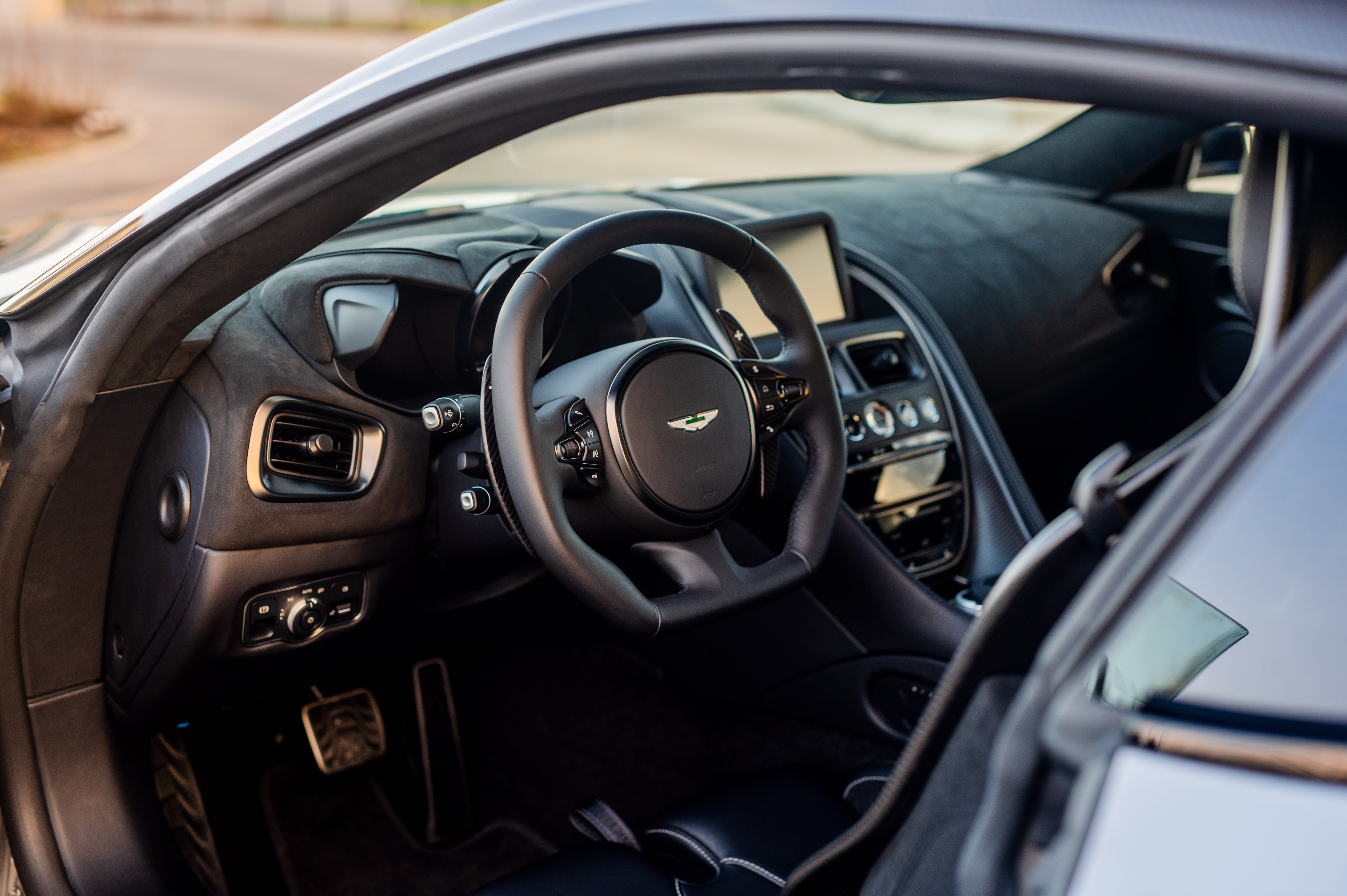 ASTON MARTIN Dbs 3rd Generation 770 Ultimate Edition  2023 used interior (1)