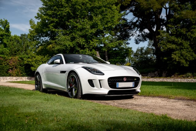 Jaguar F-type R 2014