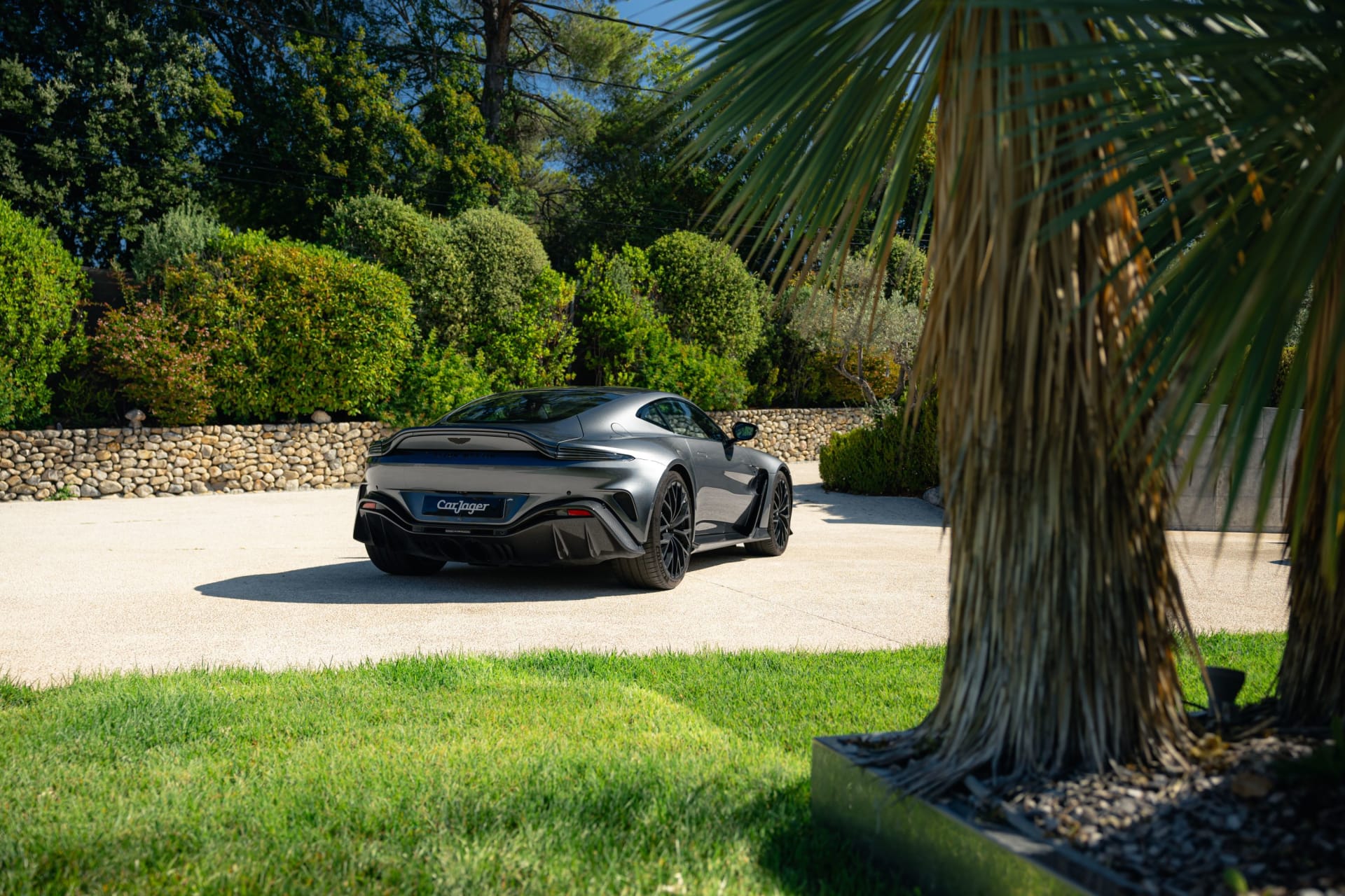 Aston Martin Vantage 5.2 V12