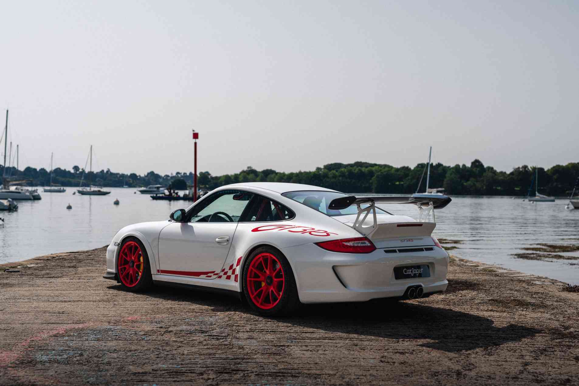 PORSCHE 911 997  GT3 RS 2011