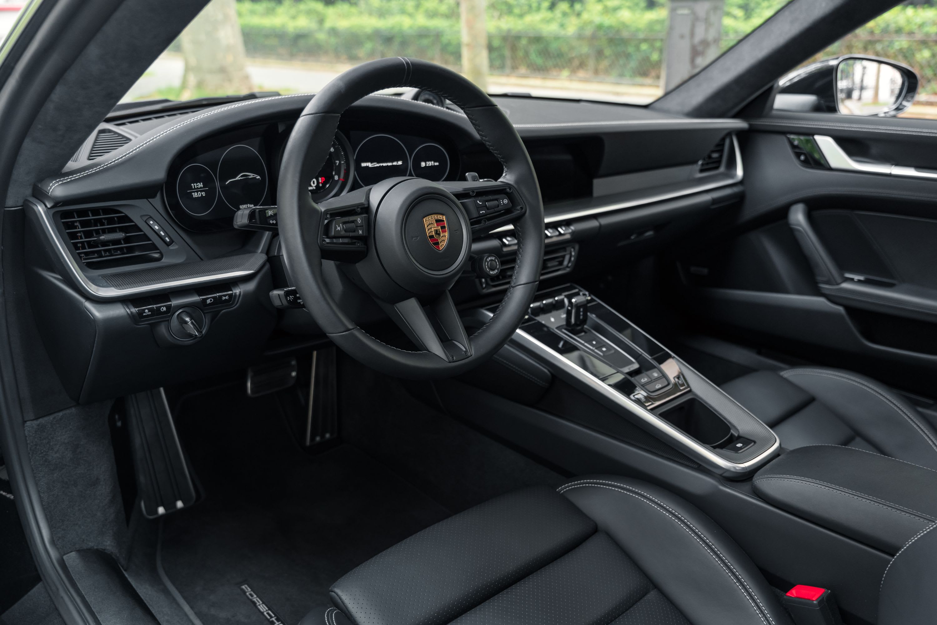 PORSCHE 911 992.1 Carrera 4s 2019 occasion intérieur (1)