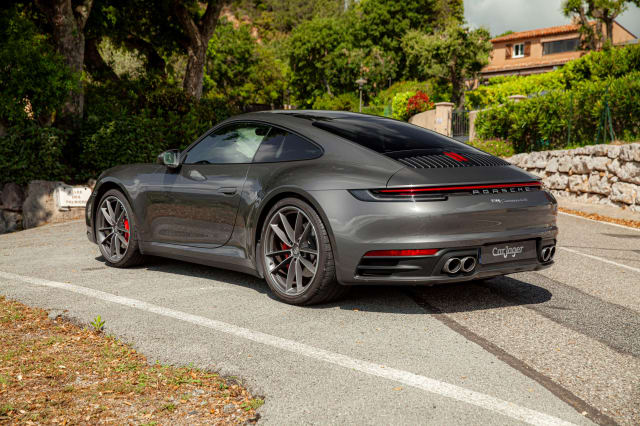 Porsche 911 992 Carrera 4s