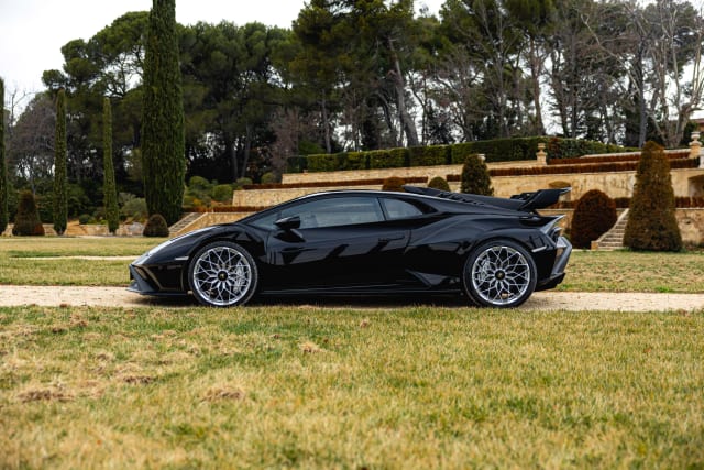 LAMBORGHINI Huracán 2023 used