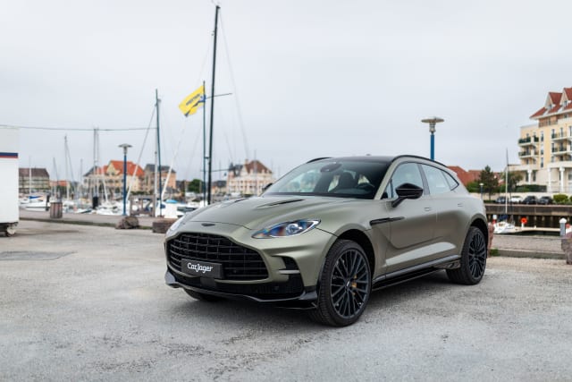 Aston Martin Dbx 707