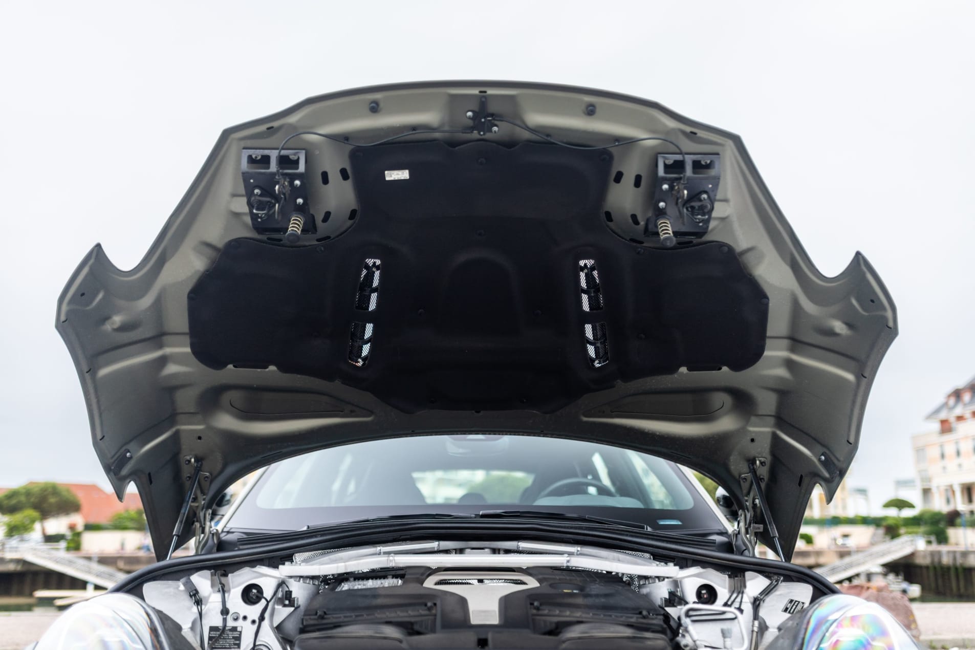 ASTON MARTIN Dbx 707 2023