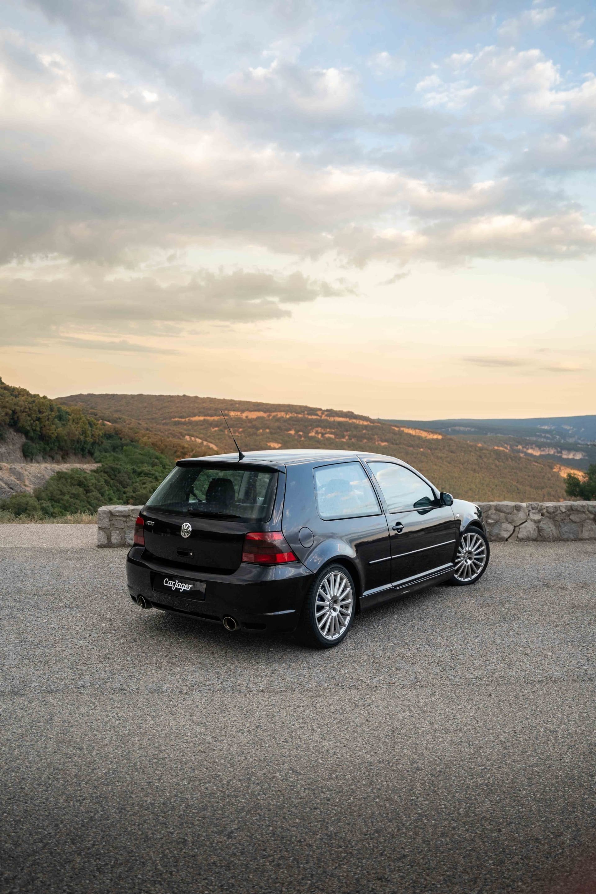 Volkswagen Golf  R32