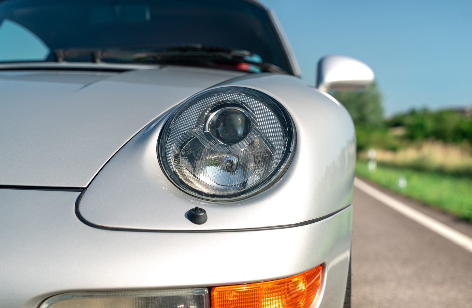 PORSCHE 911  993 Carrera 1995 used details (1)