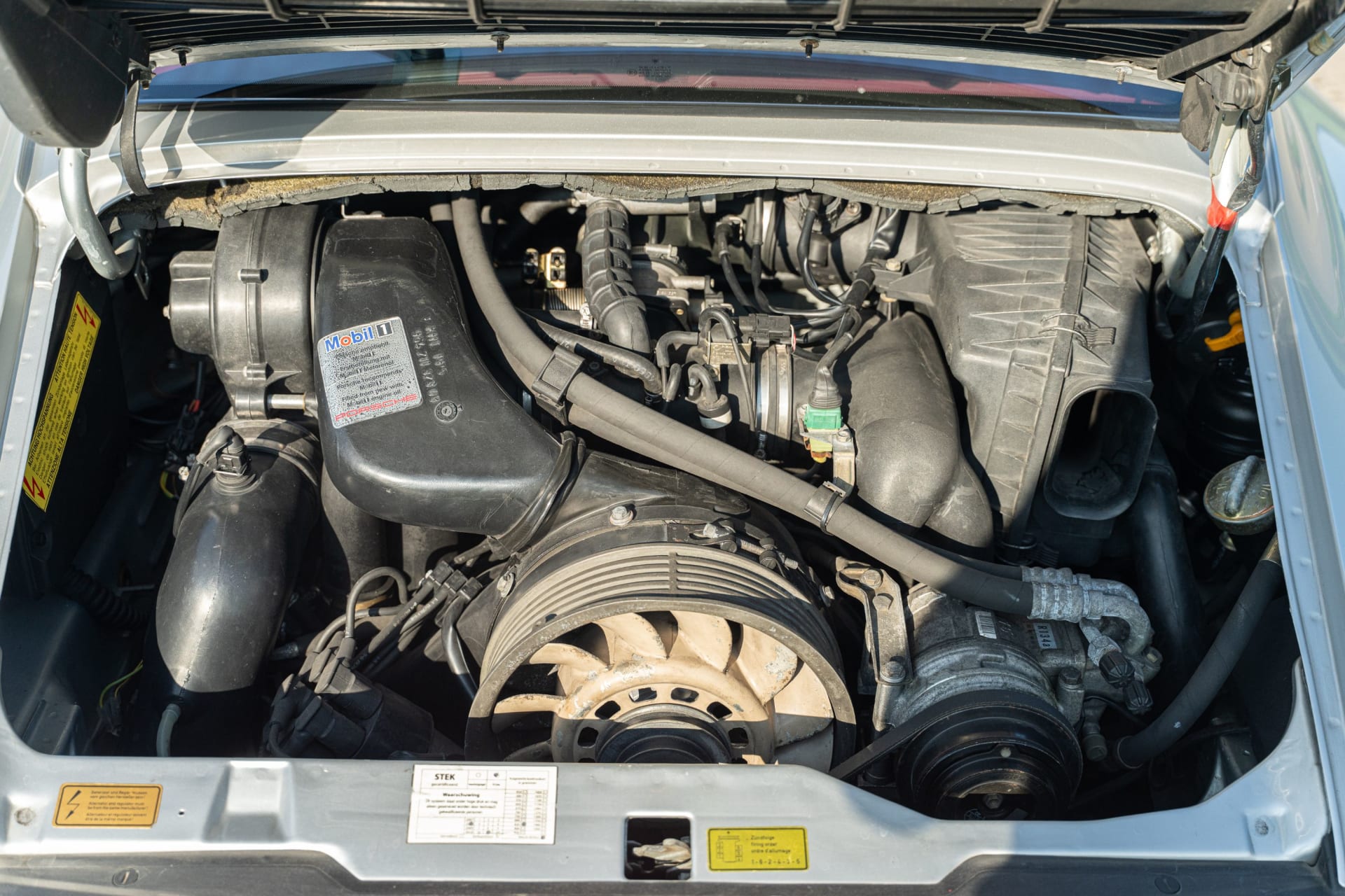 PORSCHE 911  993 Carrera 1995 used mechanical (1)