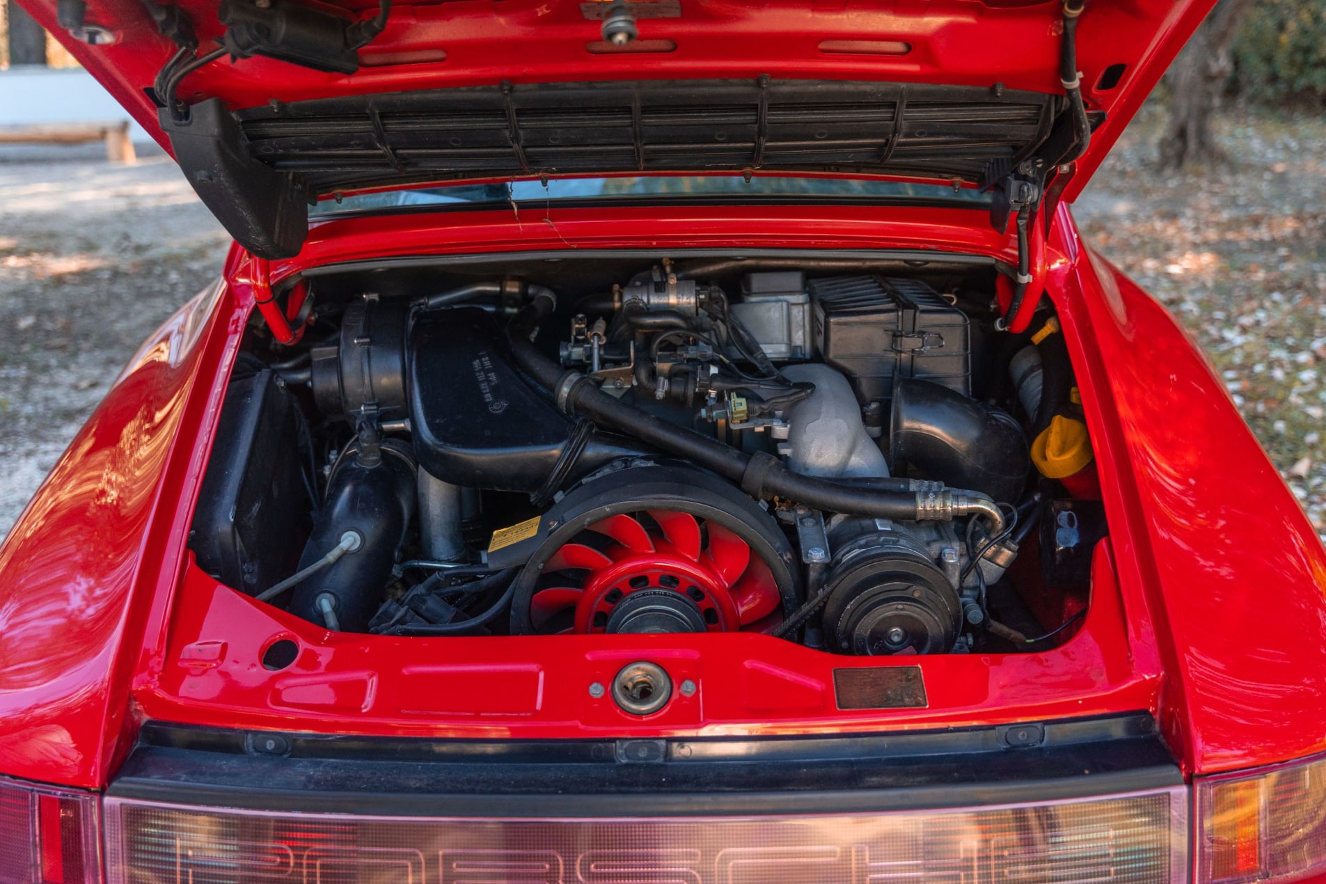 PORSCHE 911 964 Carrera 4 coupé hatchback 1989