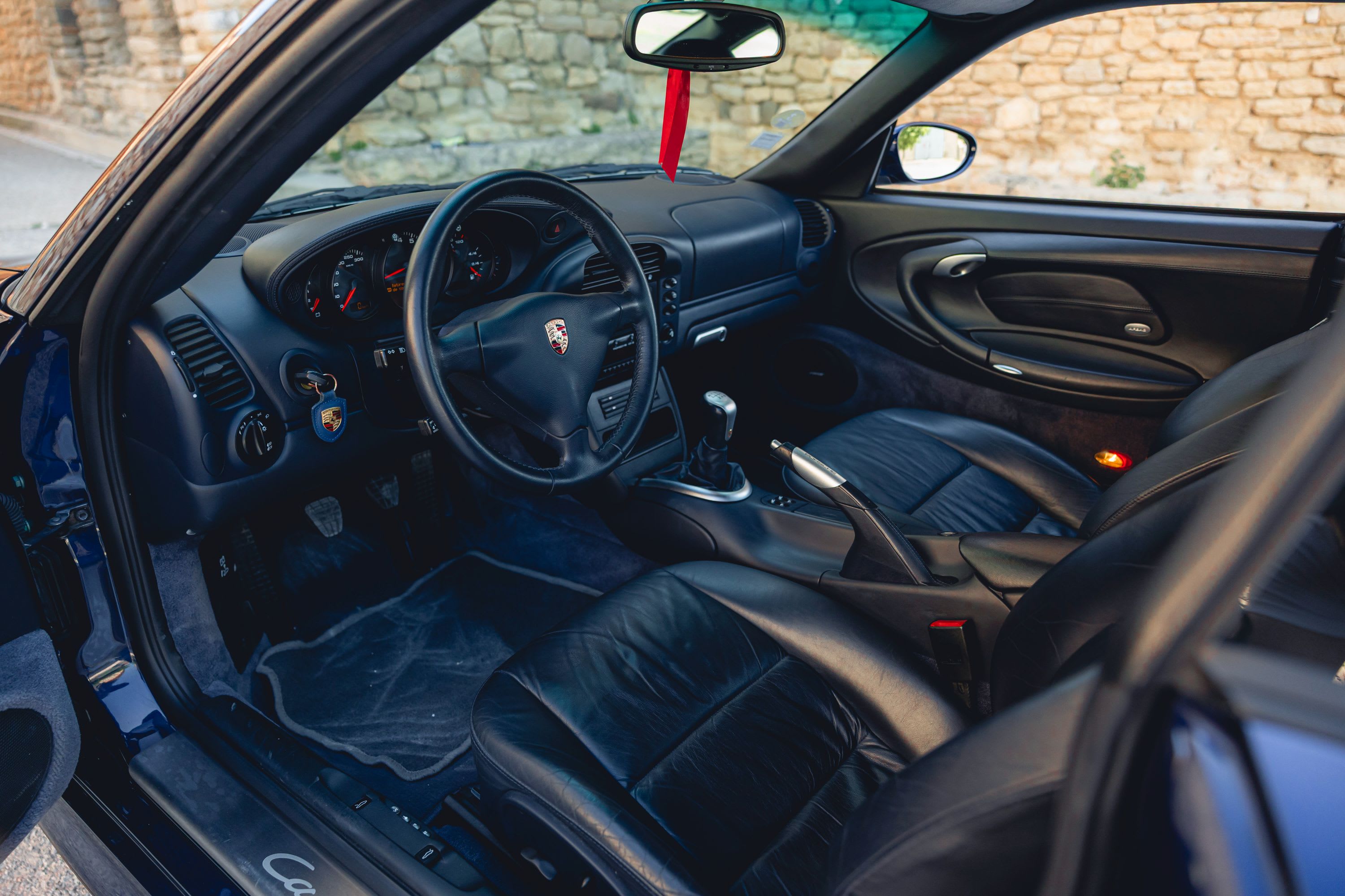 PORSCHE 911 996.2 Carrera 4s 2002 occasion intérieur (1)