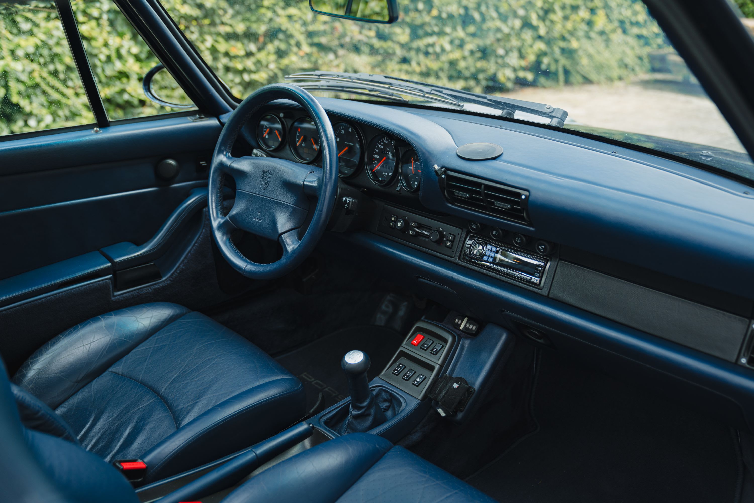 PORSCHE 911 993 Carrera 4s 1997 used interior (1)