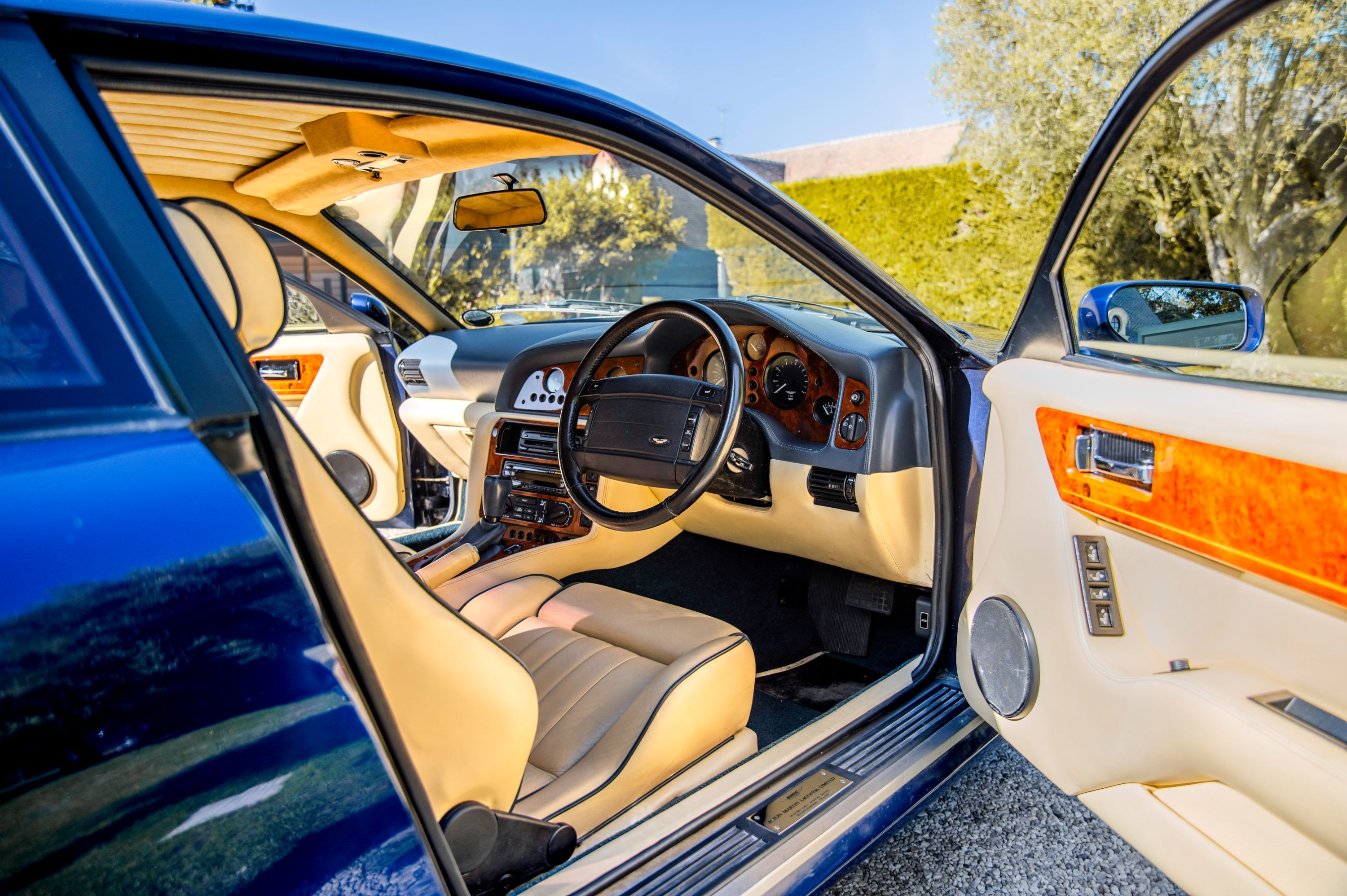 ASTON MARTIN Virage  V8 Coupé Rhd  1997 occasion intérieur (1)
