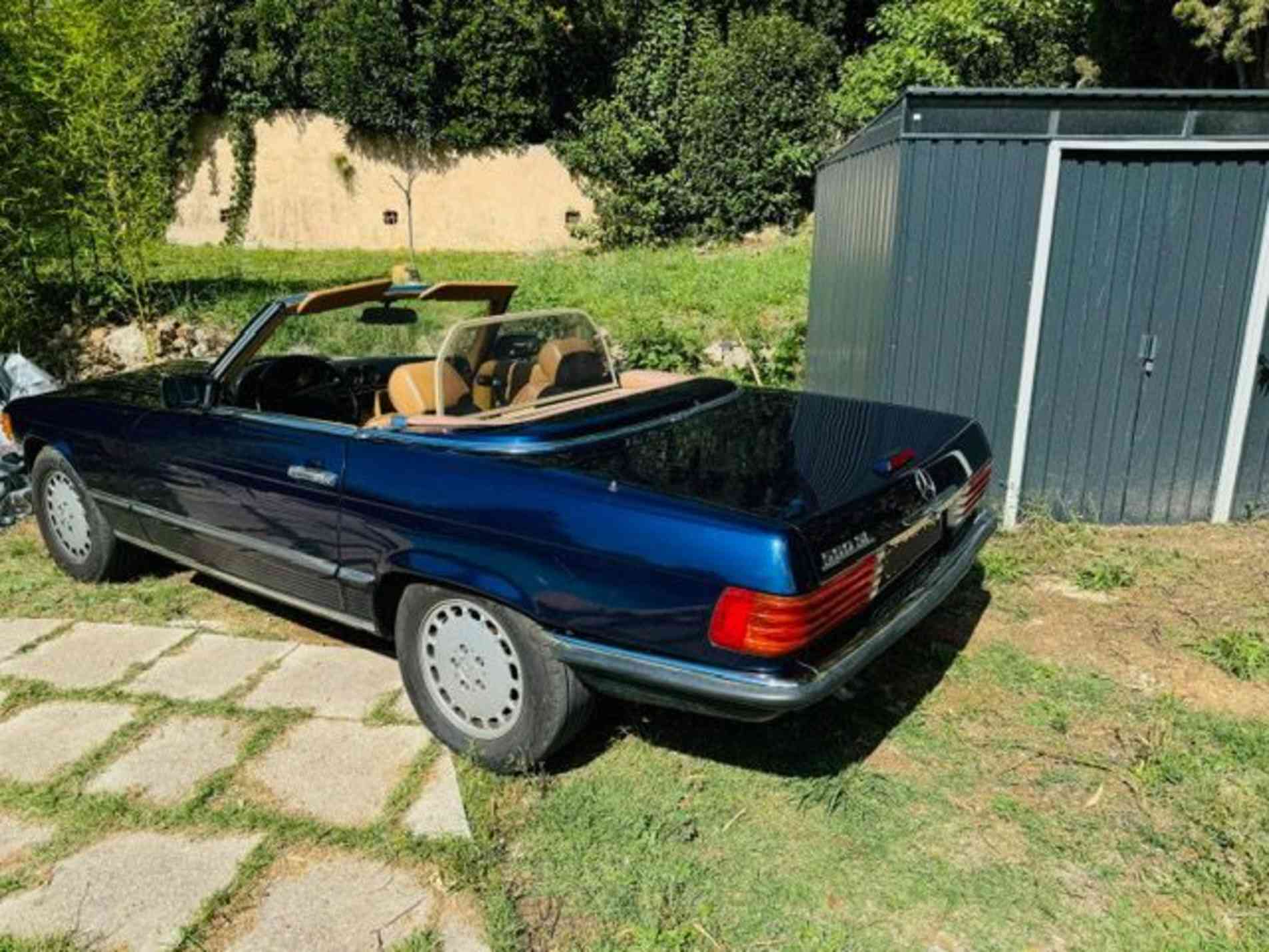 MERCEDES-BENZ 560 sl R107 1988