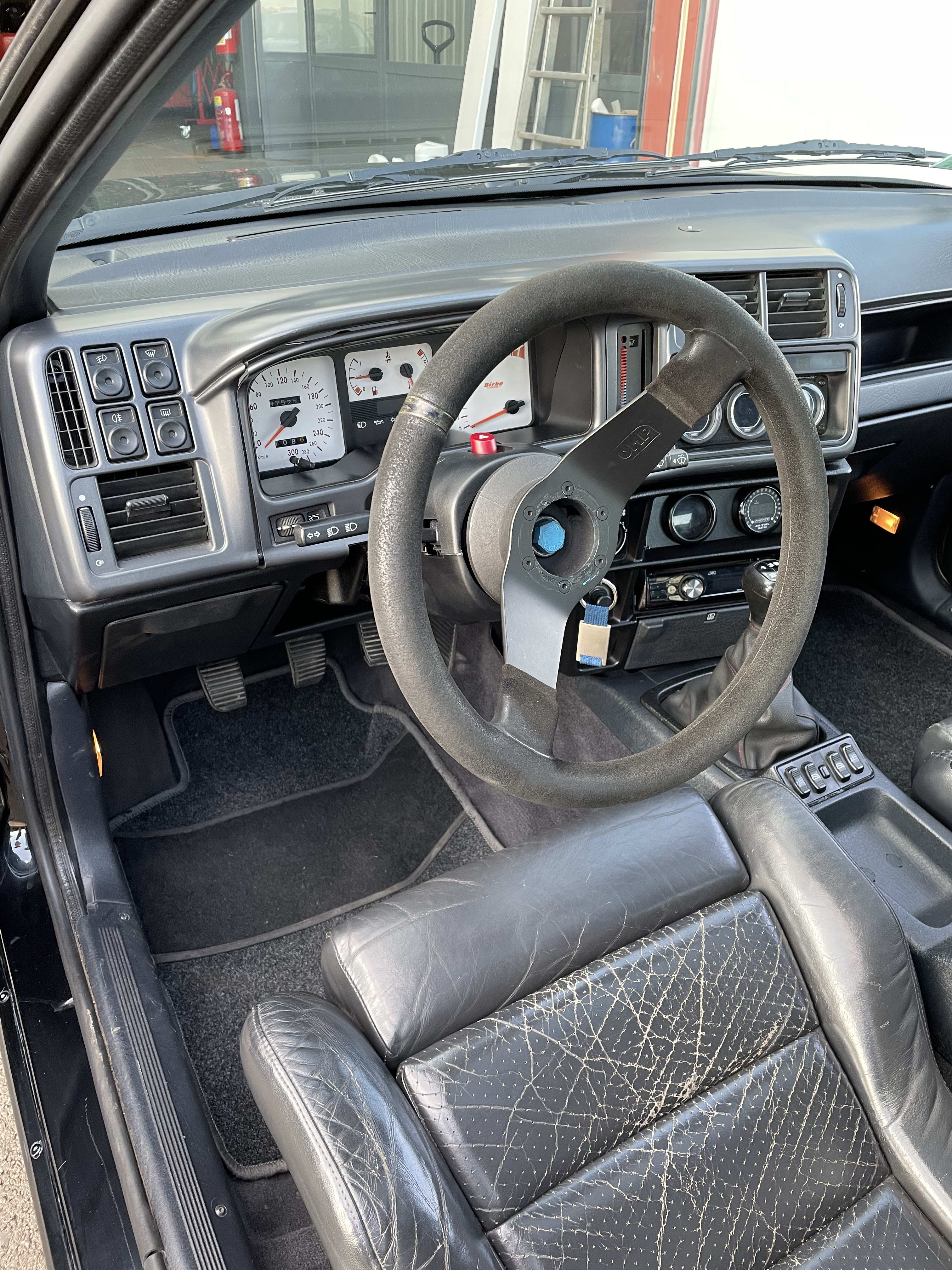 FORD Sierra Cosworth 1992 occasion intérieur (1)