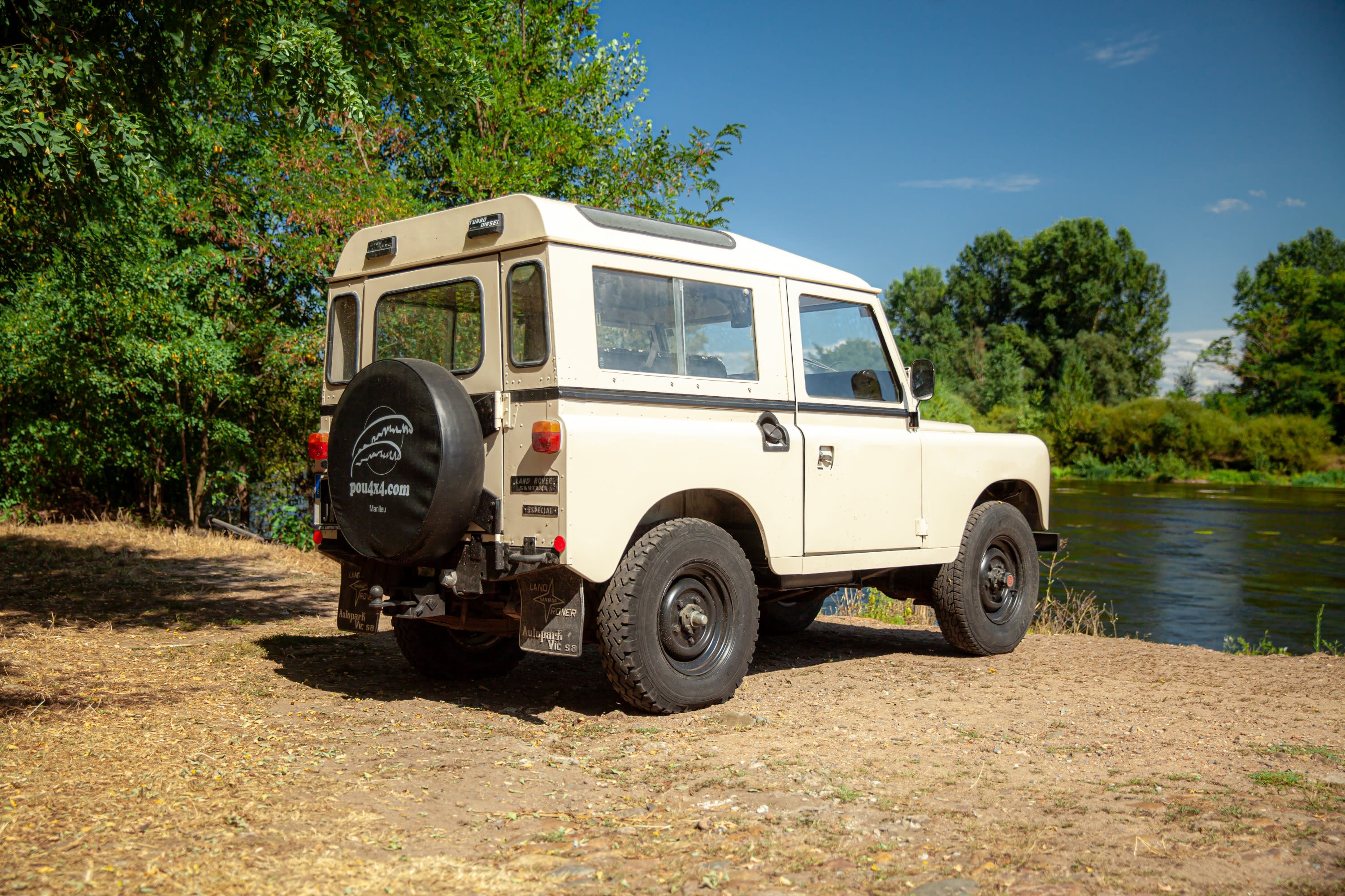 LAND ROVER Santana 90 1982 used exterior (2)