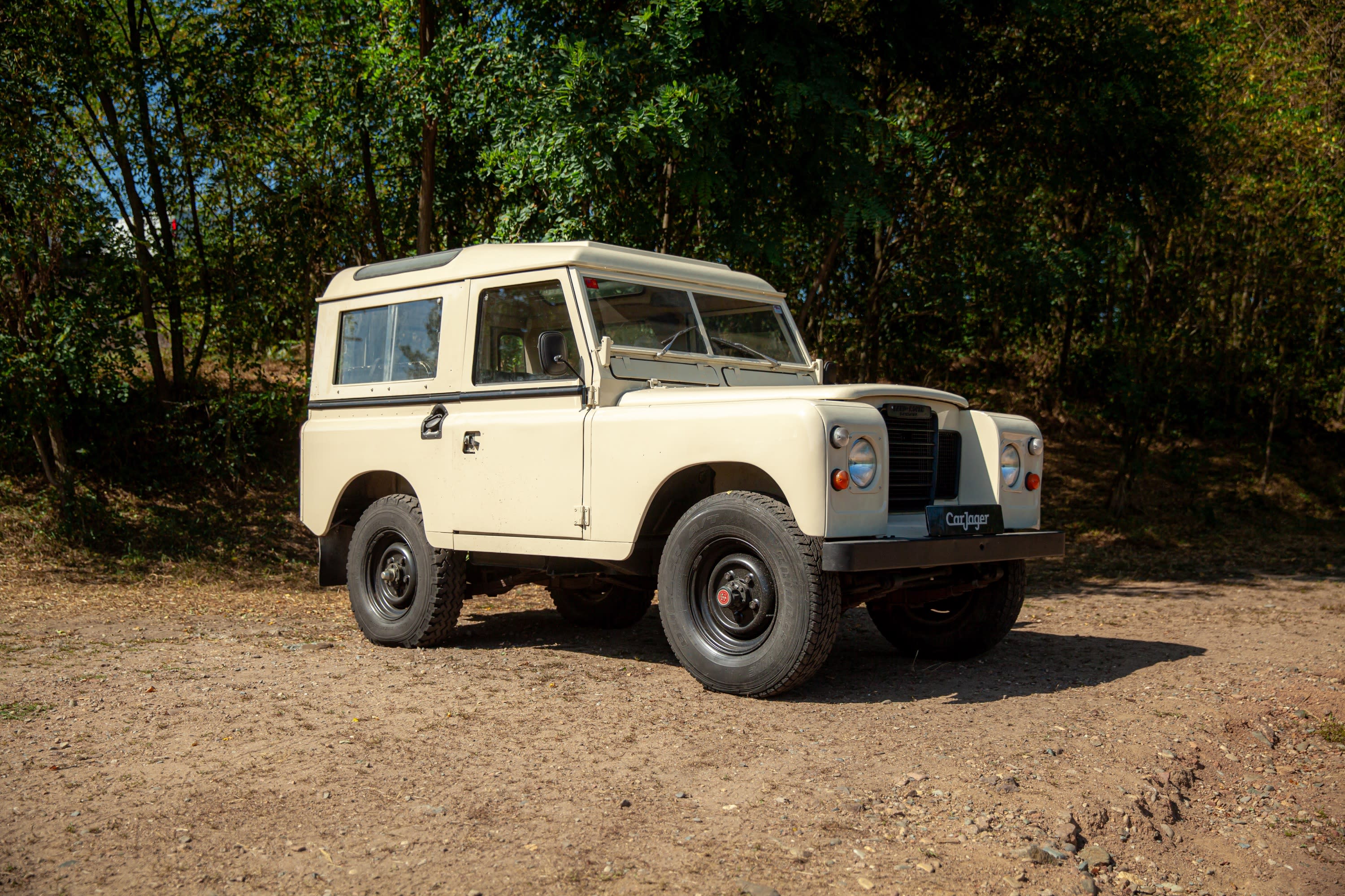 Land Rover Santana 90