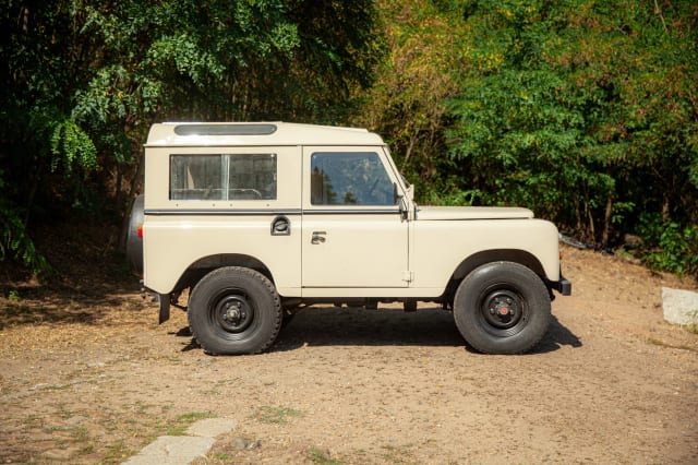 Land Rover Santana 90