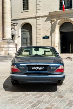 JAGUAR Xj8 3.2 x308 sovereign 2002