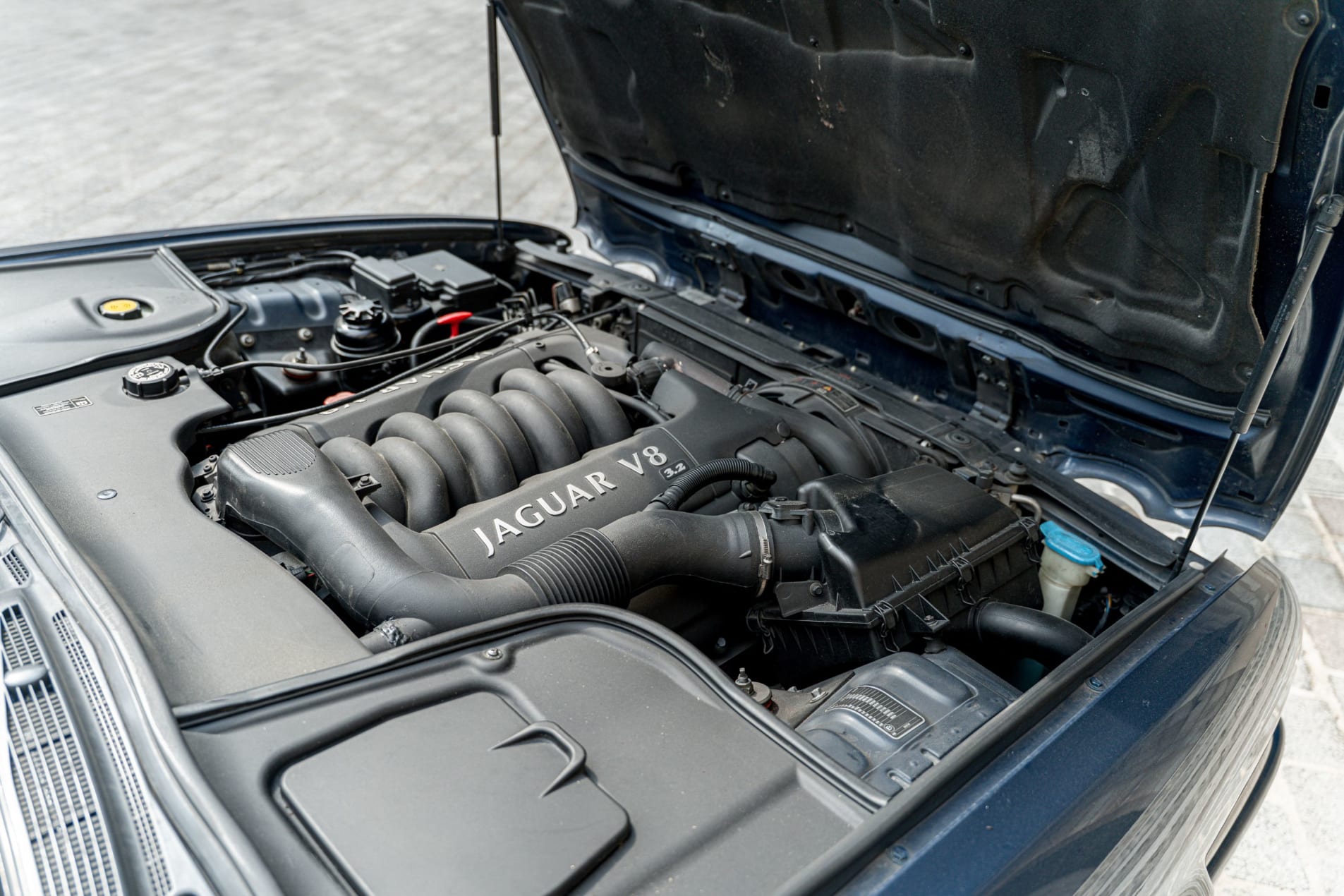 JAGUAR Xj8 3.2 x308 sovereign 2002