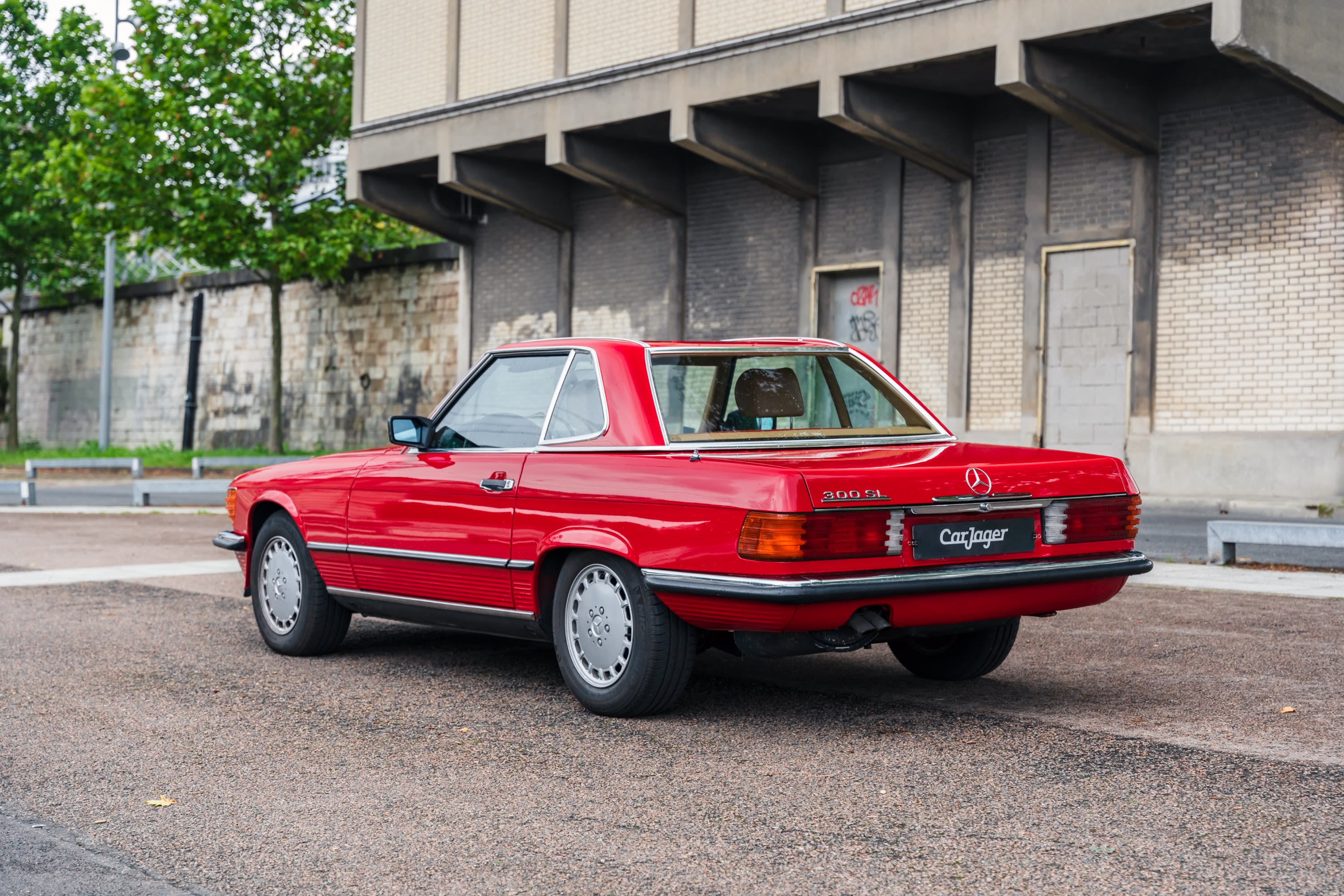 MERCEDES BENZ 300 Sl R107 1985 occasion extérieur (2)