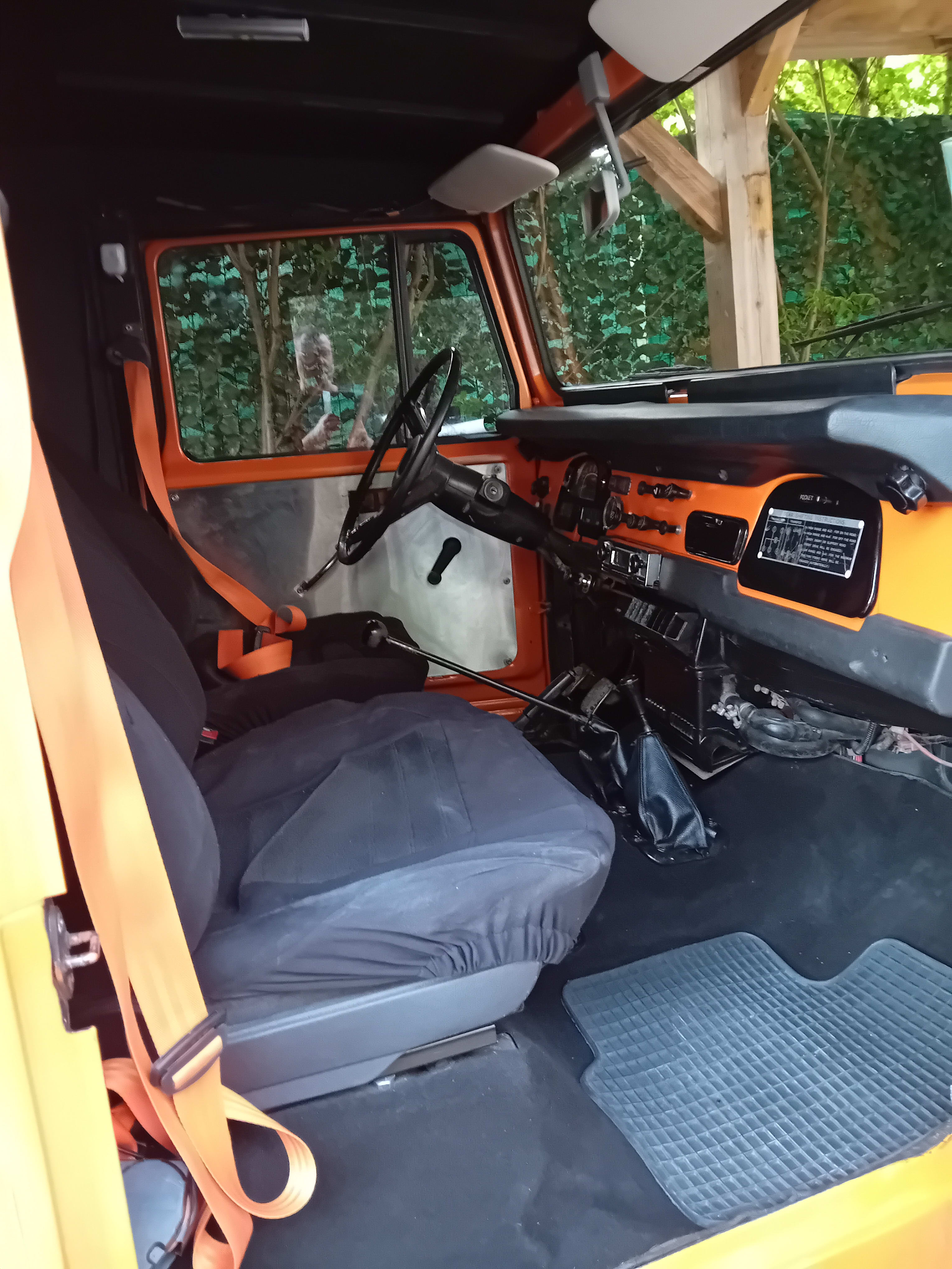 TOYOTA Land Cruiser Bj 43 1981 occasion intérieur (1)