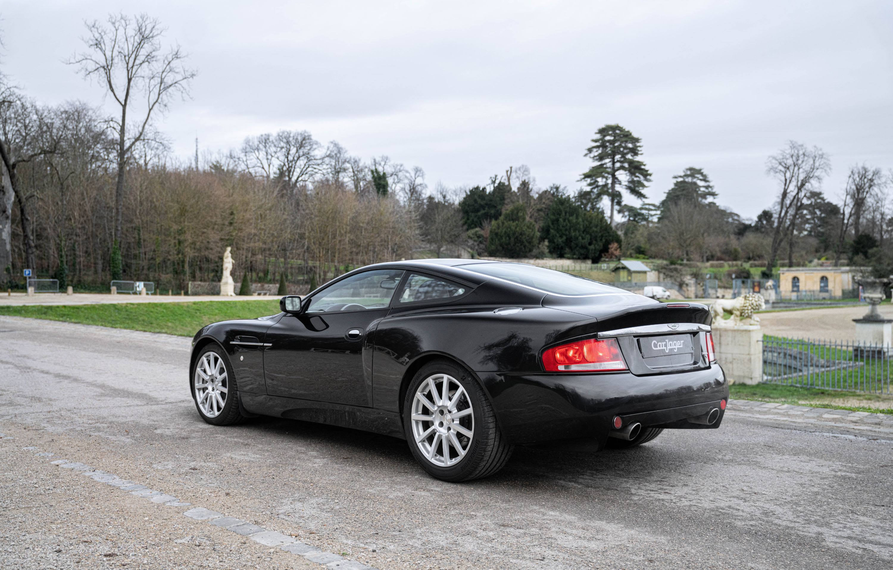 ASTON MARTIN Vanquish 2+2 2005 occasion extérieur (2)