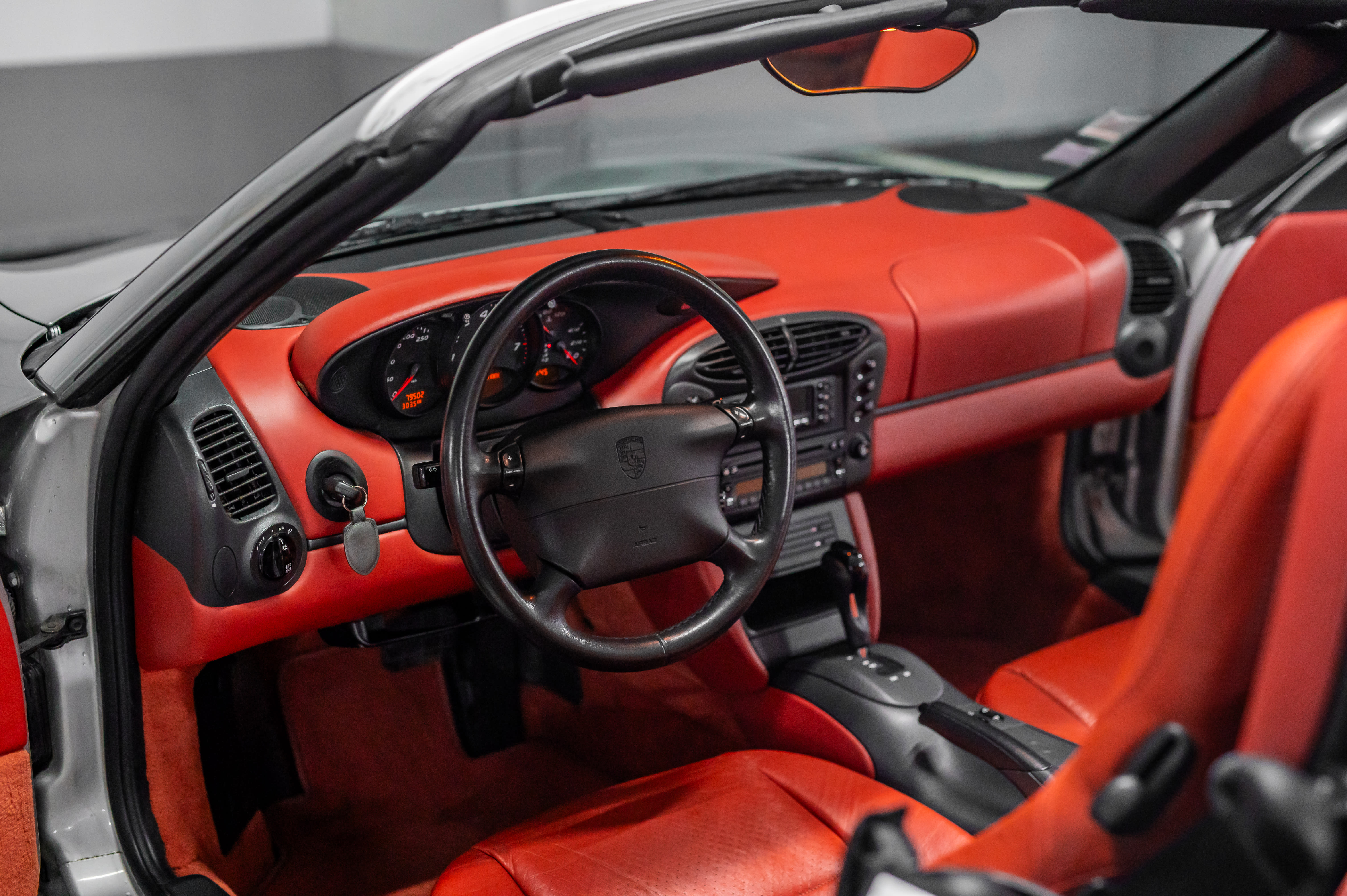 PORSCHE Boxster 986 1998 occasion intérieur (1)