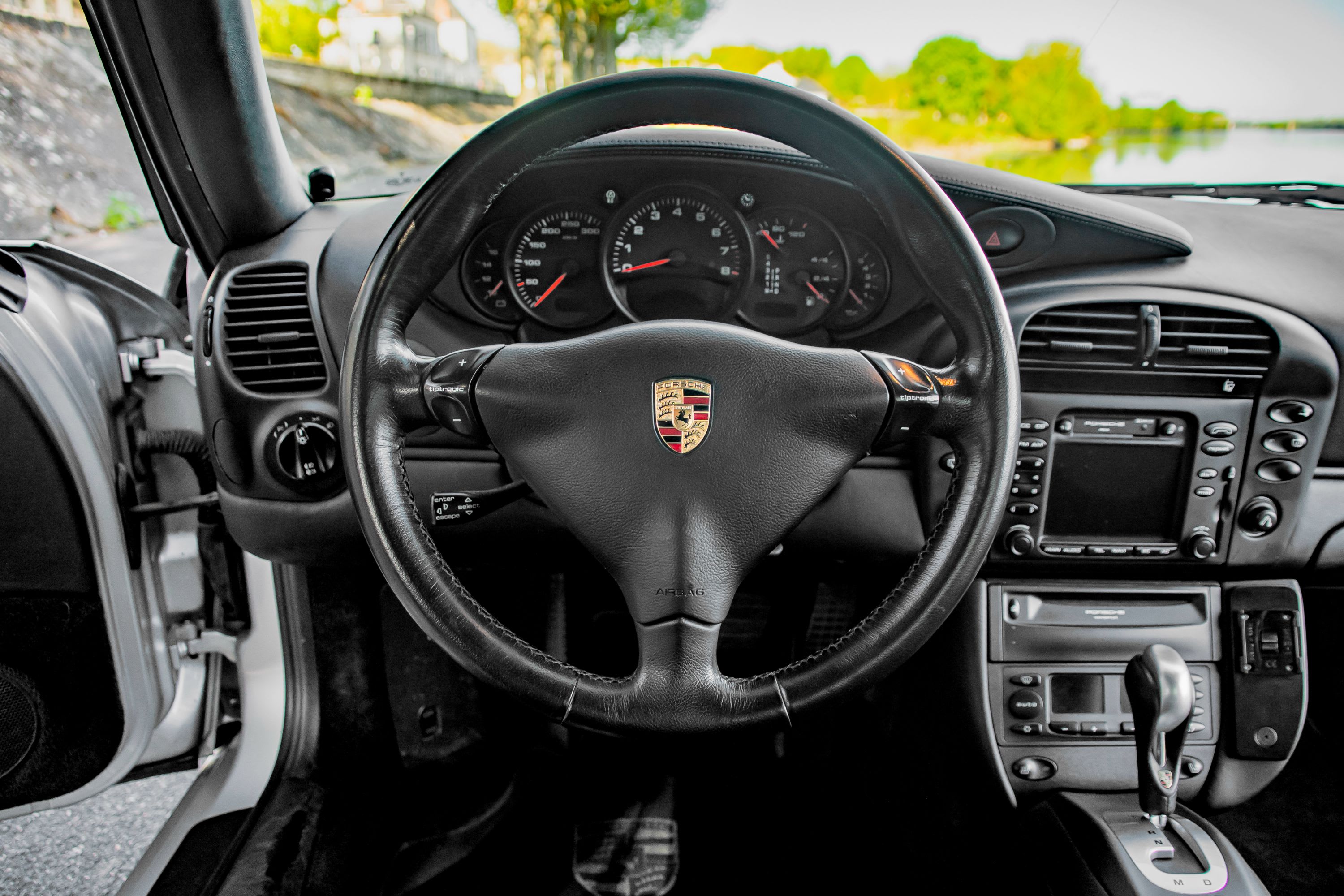 PORSCHE 911 996.2 Carrera 4s 2002 occasion intérieur (1)