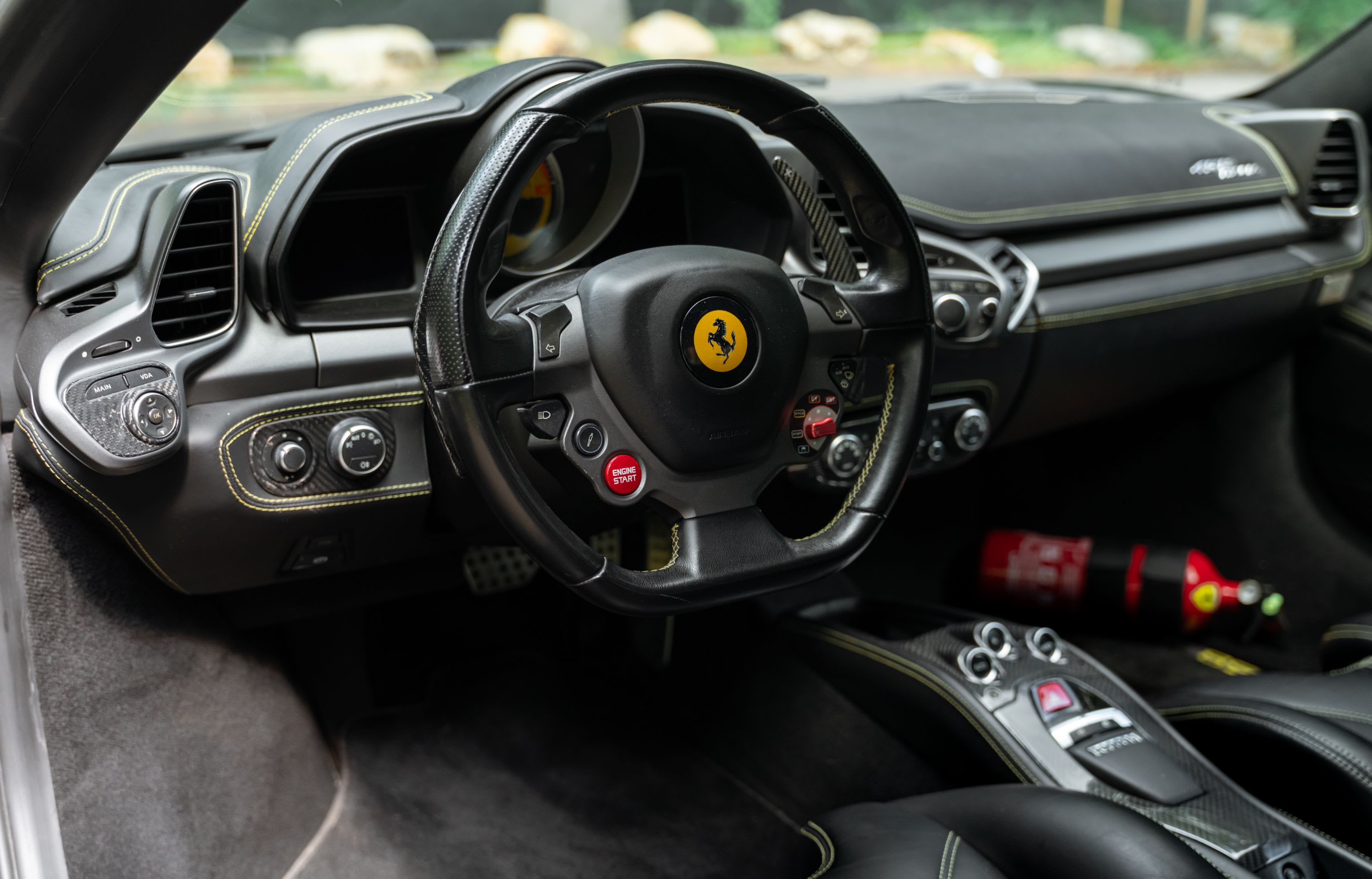 FERRARI 458 Italia 2010 occasion intérieur (1)