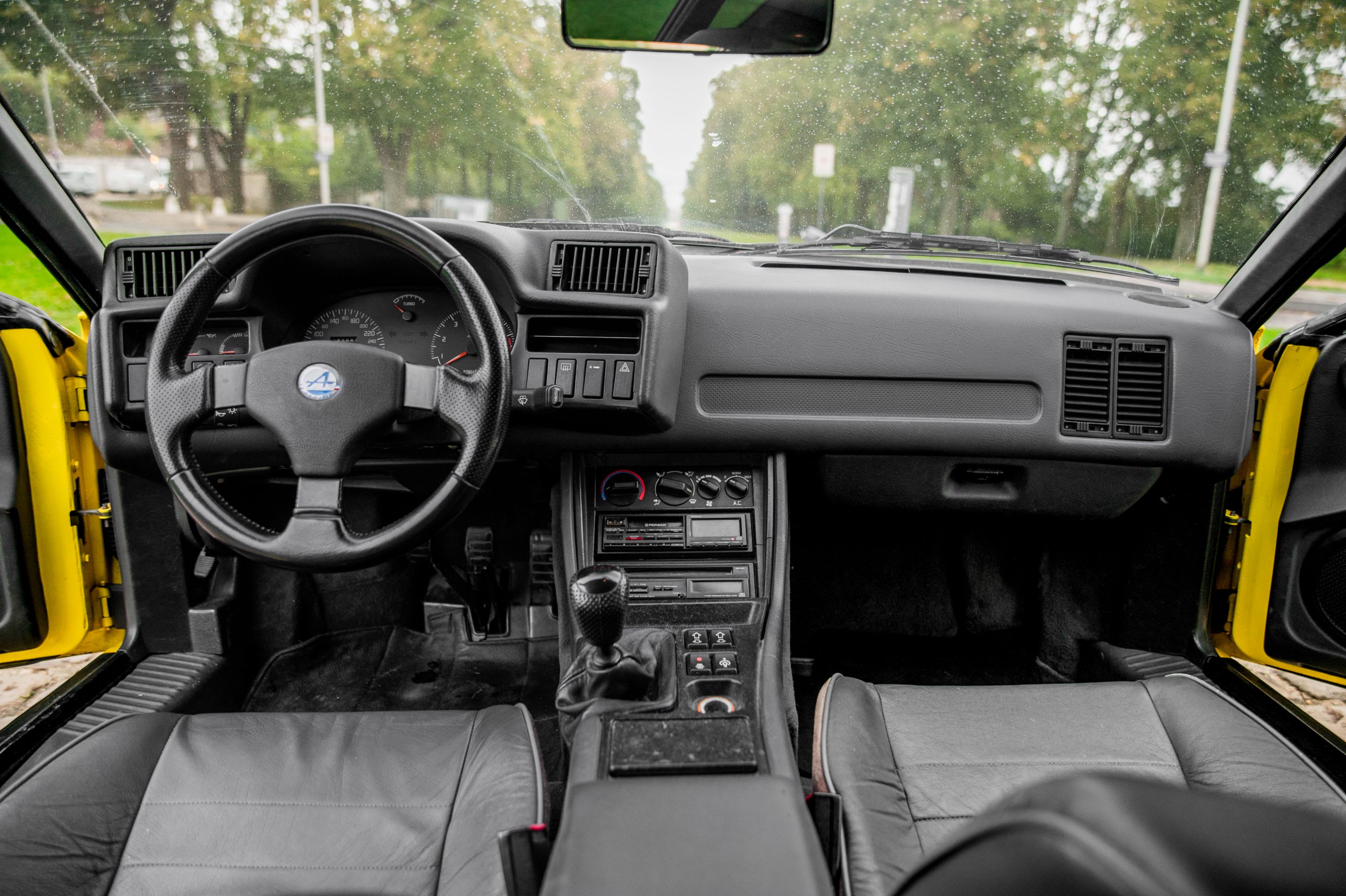 ALPINE A610 Turbo 1992 occasion intérieur (1)