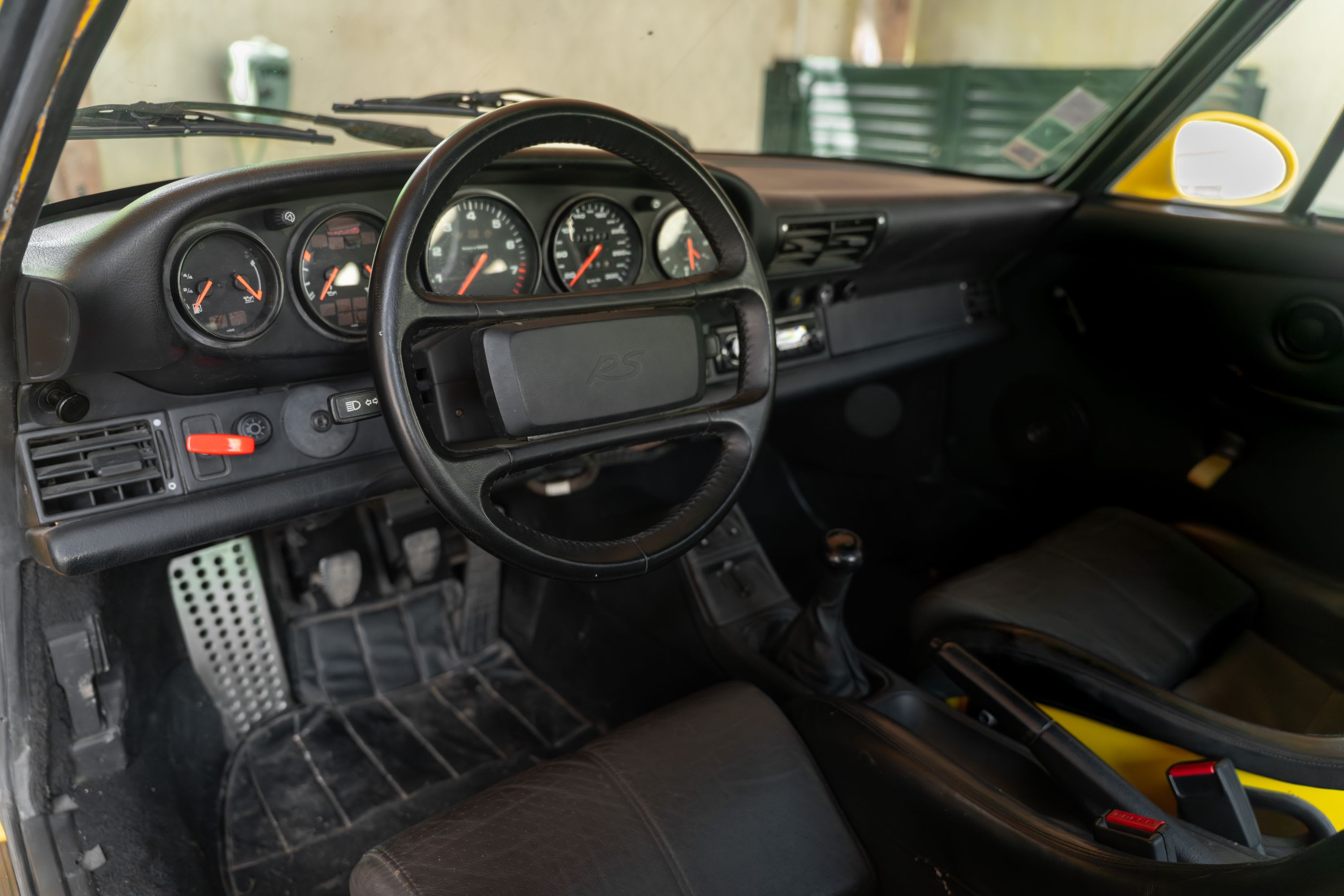 PORSCHE 911 964 Rs Pts Yellow 1992 used interior (1)