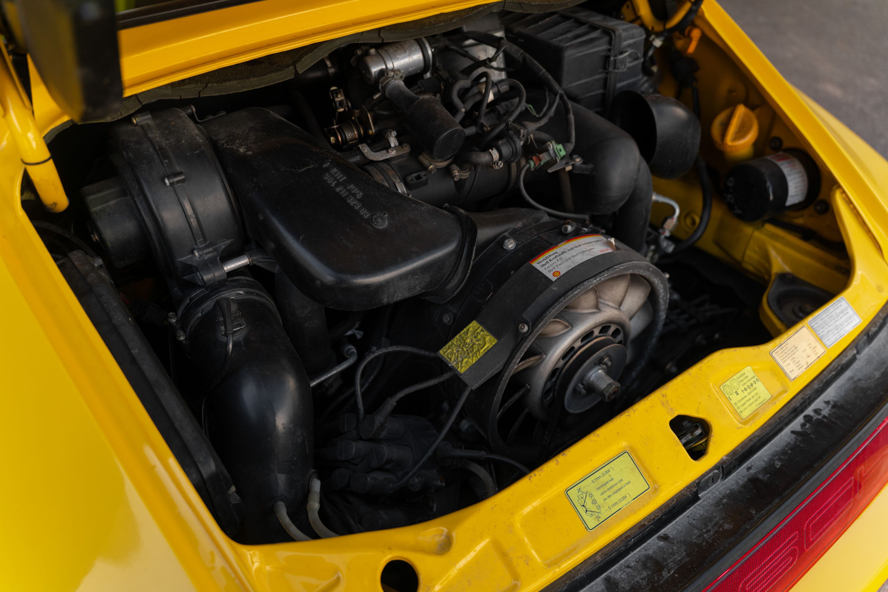 PORSCHE 911 964 Rs Pts Yellow 1992 used mechanical (1)