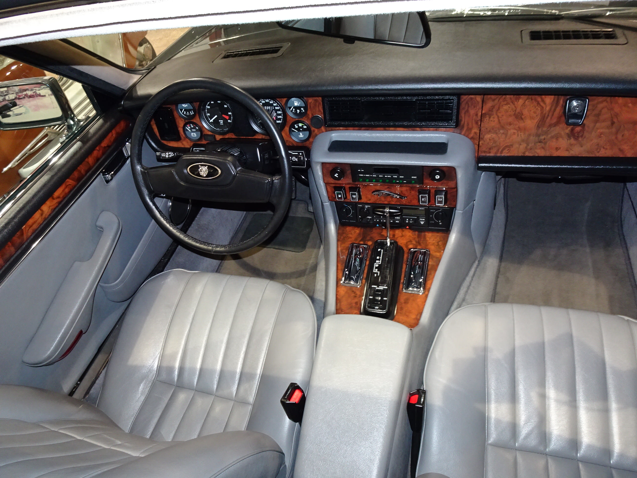 JAGUAR Xj12 Series 3 1991 used interior (1)