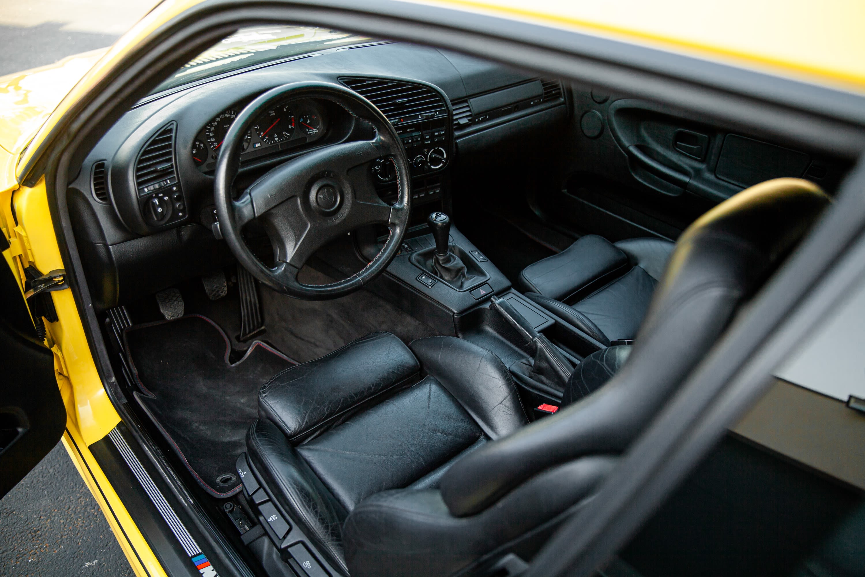 BMW M3 E36 1995 occasion intérieur (1)
