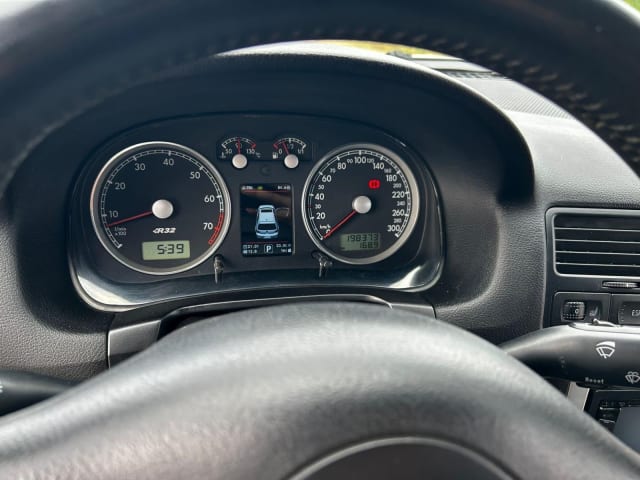 VOLKSWAGEN Golf Iv R32 2003 used car