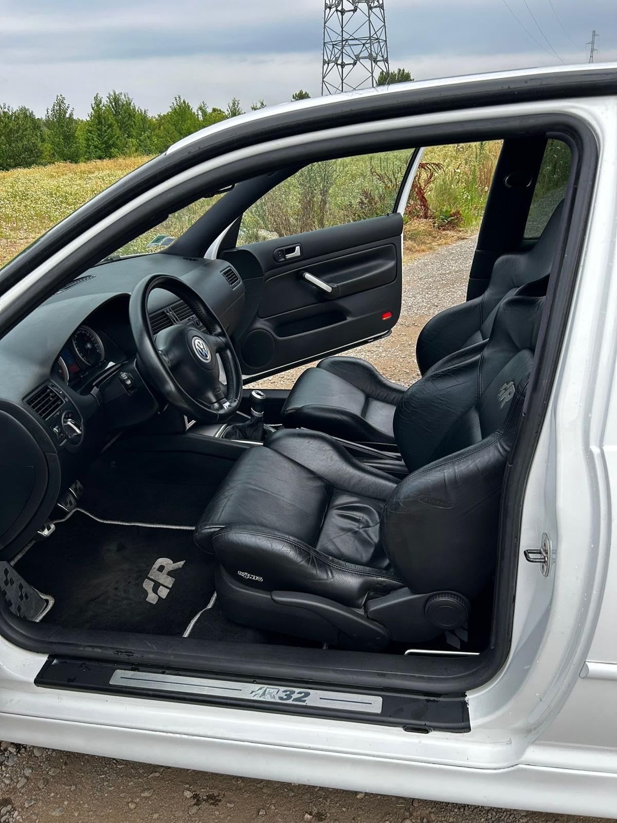 Volkswagen Golf Iv R32