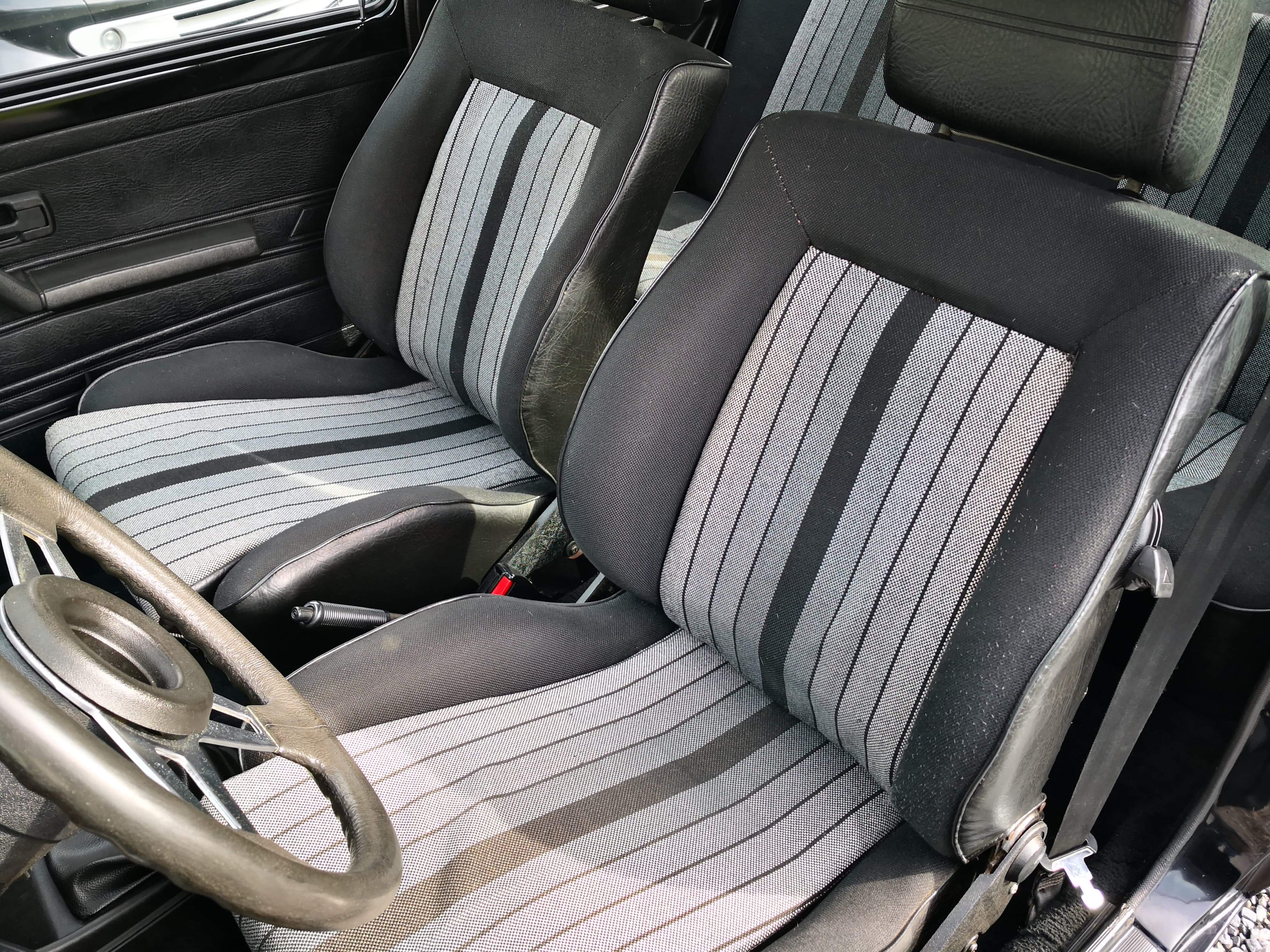 VOLKSWAGEN Golf I Gti 1983 occasion intérieur (1)