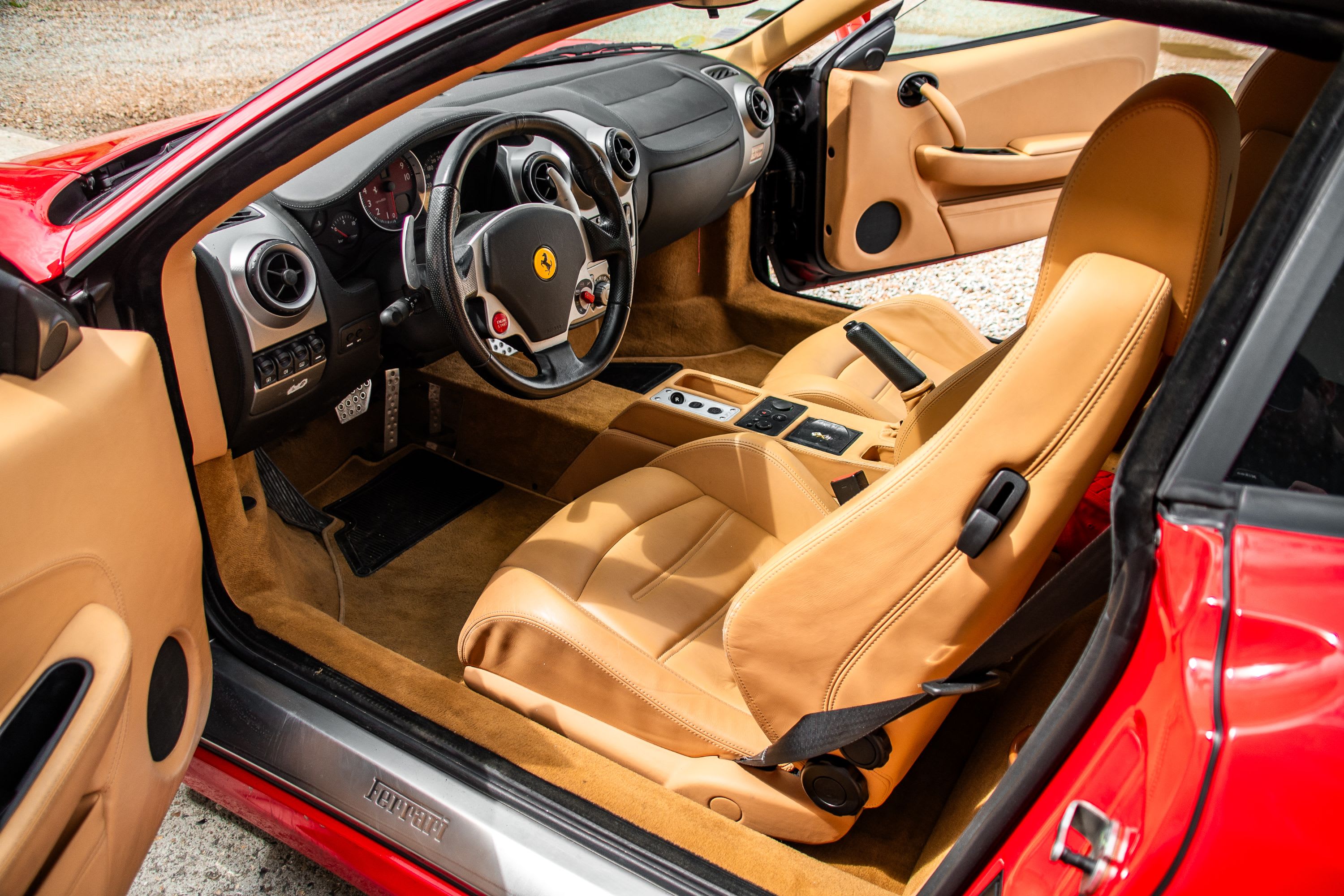 FERRARI F430 F1 2005 used interior (1)