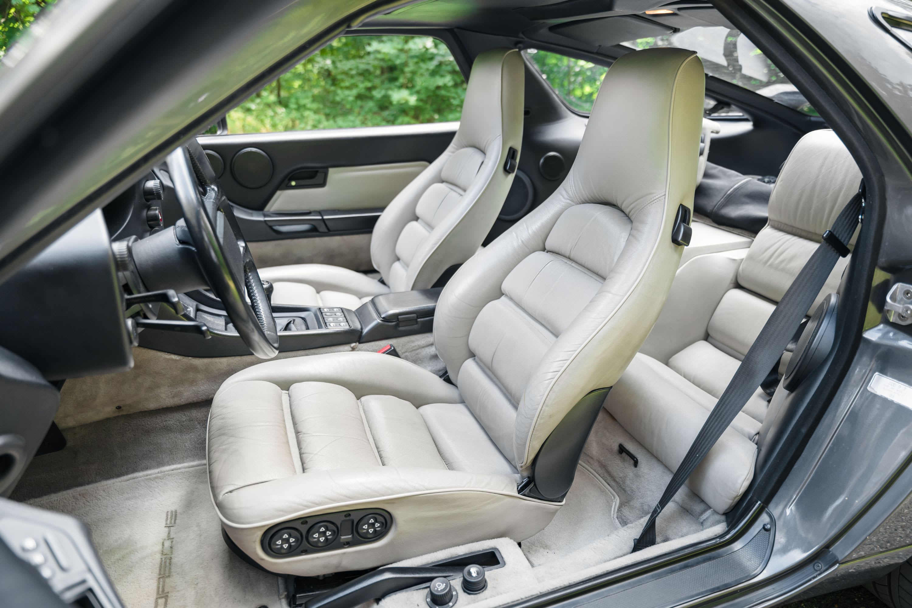 PORSCHE 928 Gt 1990 used interior (1)
