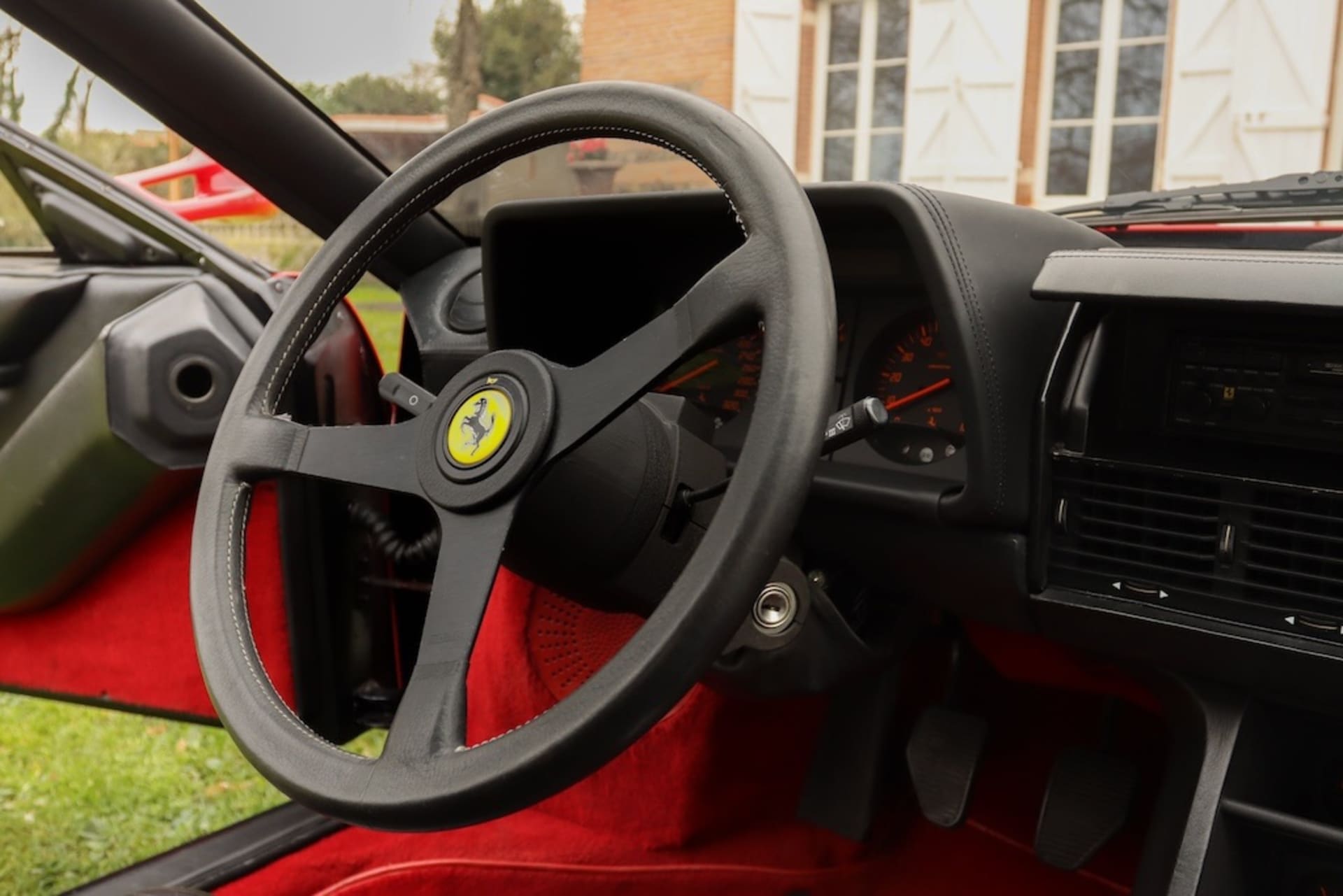 FERRARI Testarossa 1989 used interior (1)