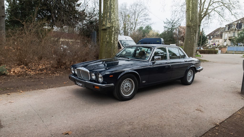 Jaguar Daimler Double Six  