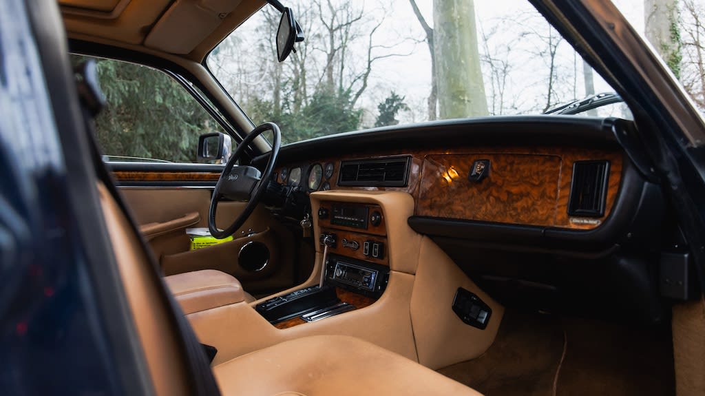 Jaguar Daimler Double Six  